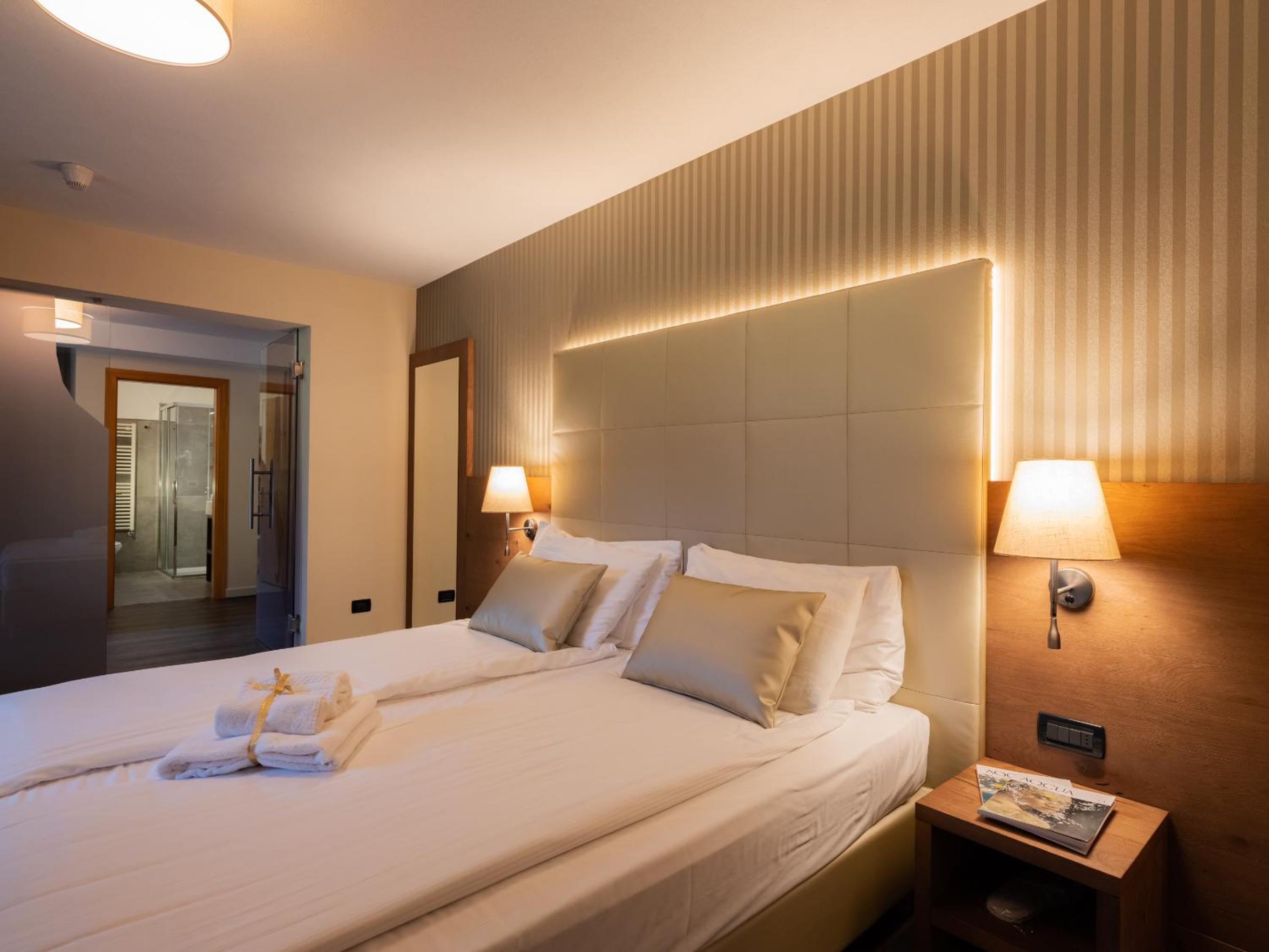 Suite - Photo 16