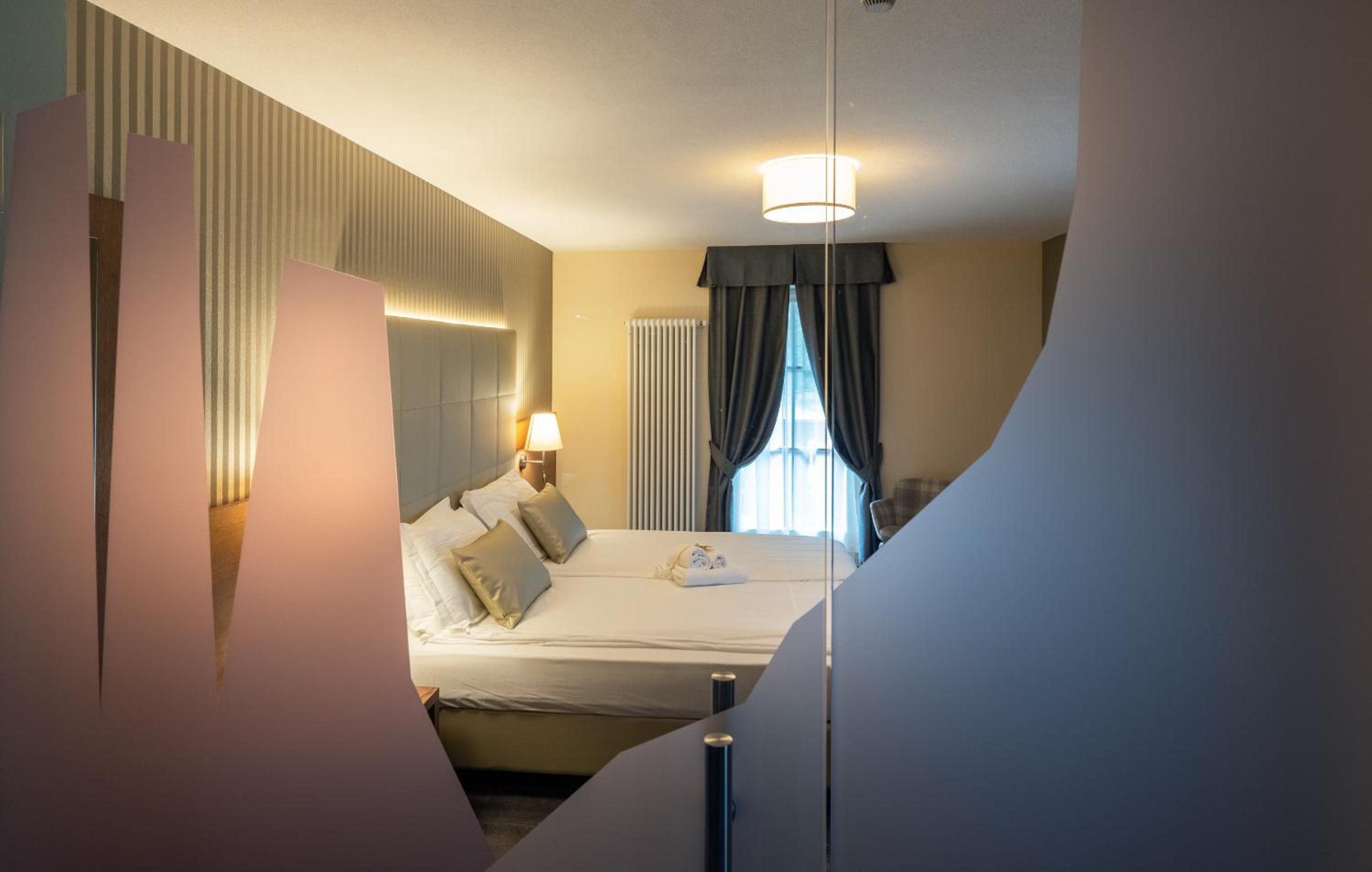 Suite - Photo 18