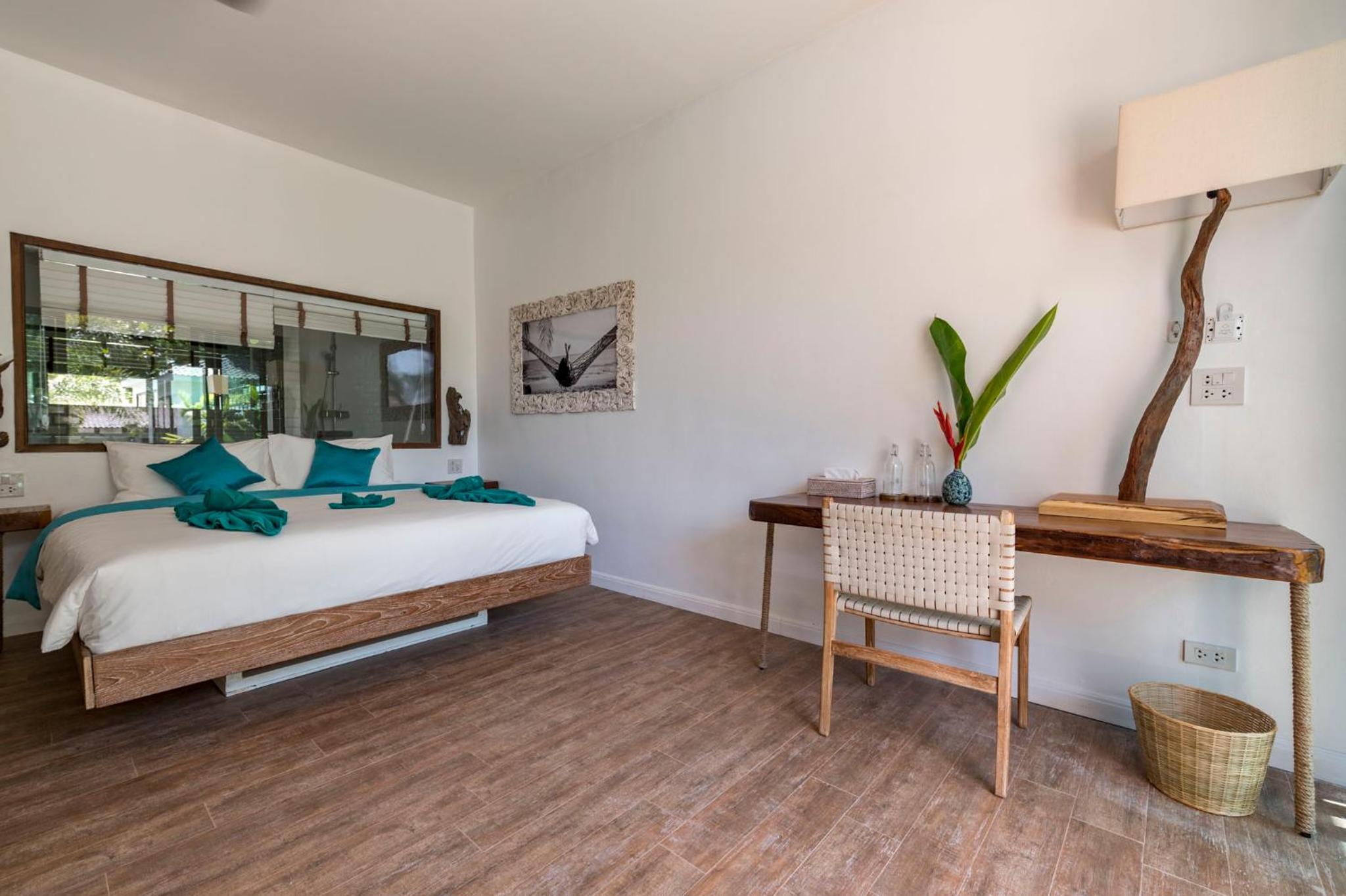 Double Room with Pool View photo 3