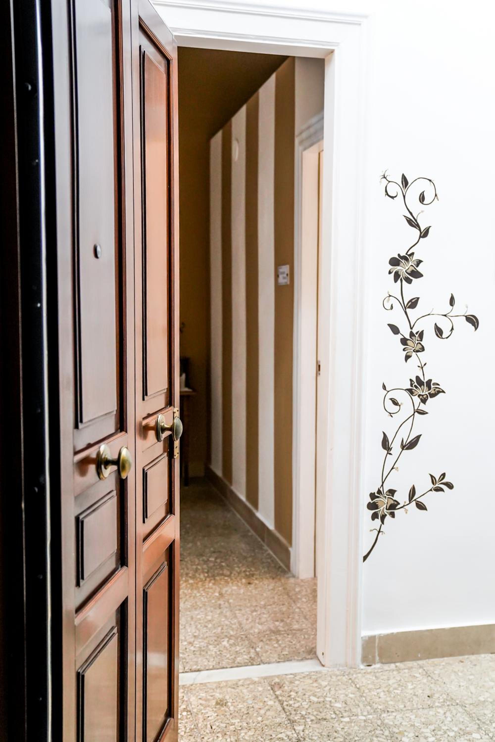 Double Room with Private Bathroom - Photo 1