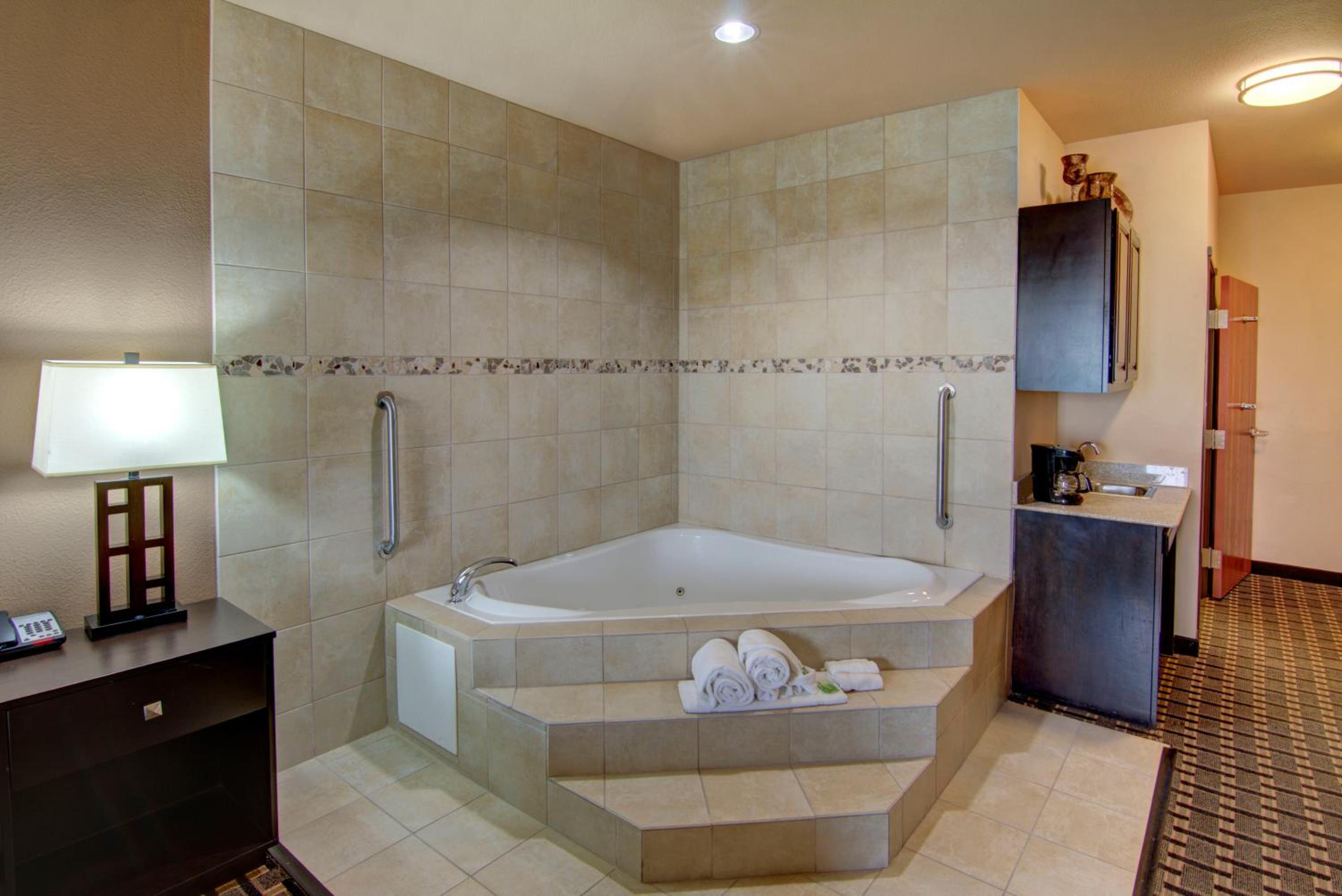 Standard King Room - Photo 2