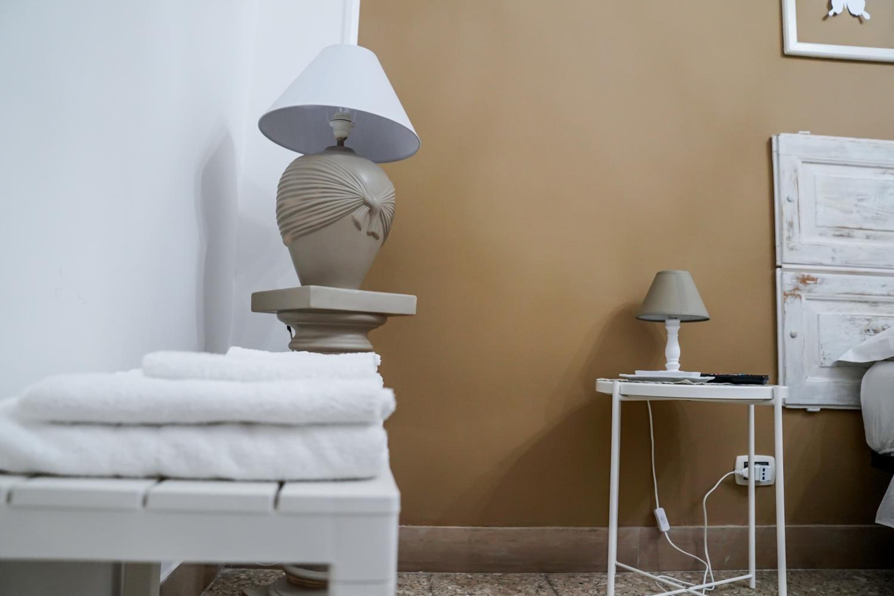 Double Room with Private Bathroom - Photo 11
