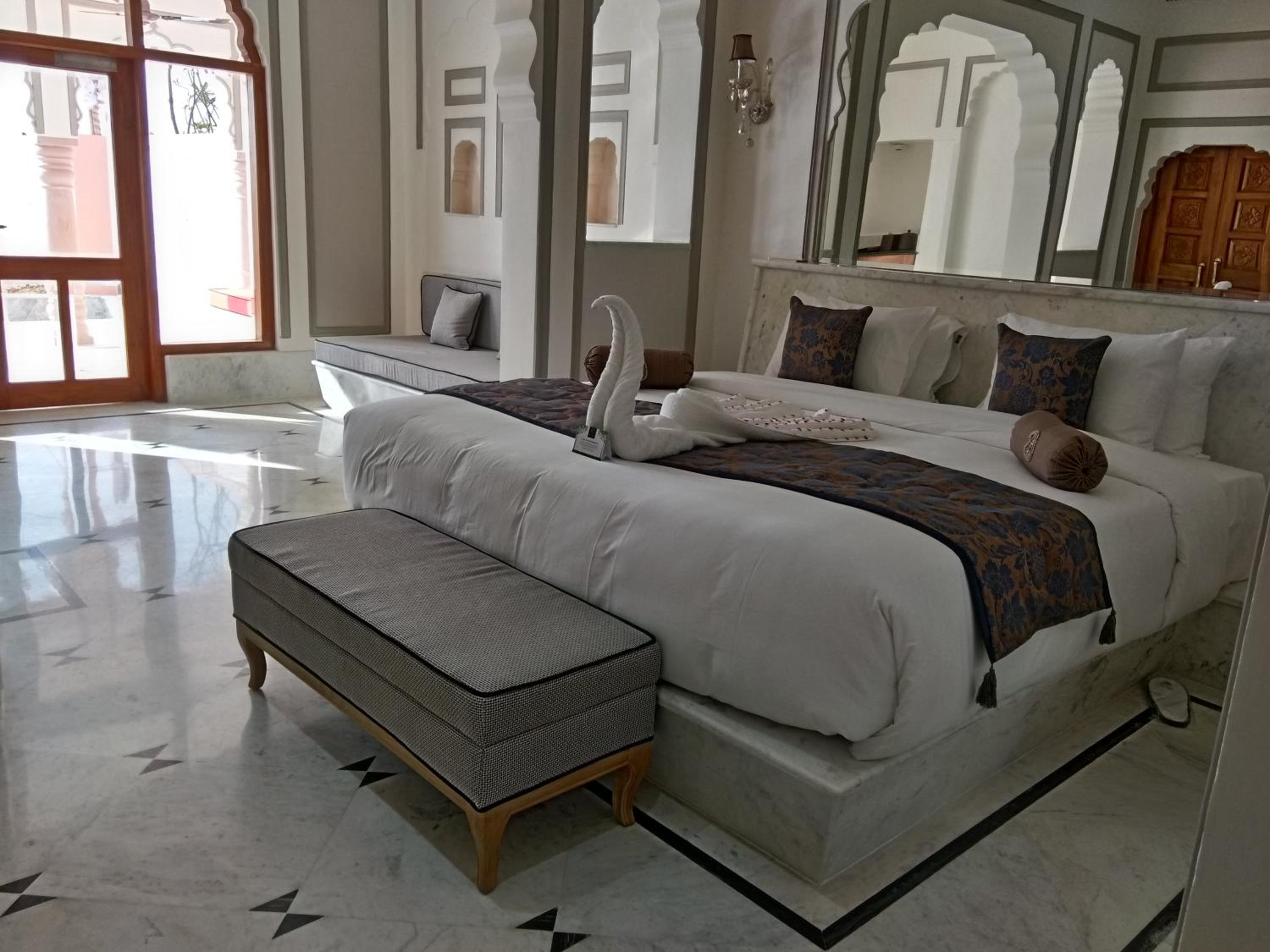 Luxury Villa with Private Pool : Welcome drink on arrival, 2 pints of Kingfisher lager beer, One child up to 10 years complimentary without extra bed,20% discount on all resort services, Complimentary Mini Bar - Photo 17