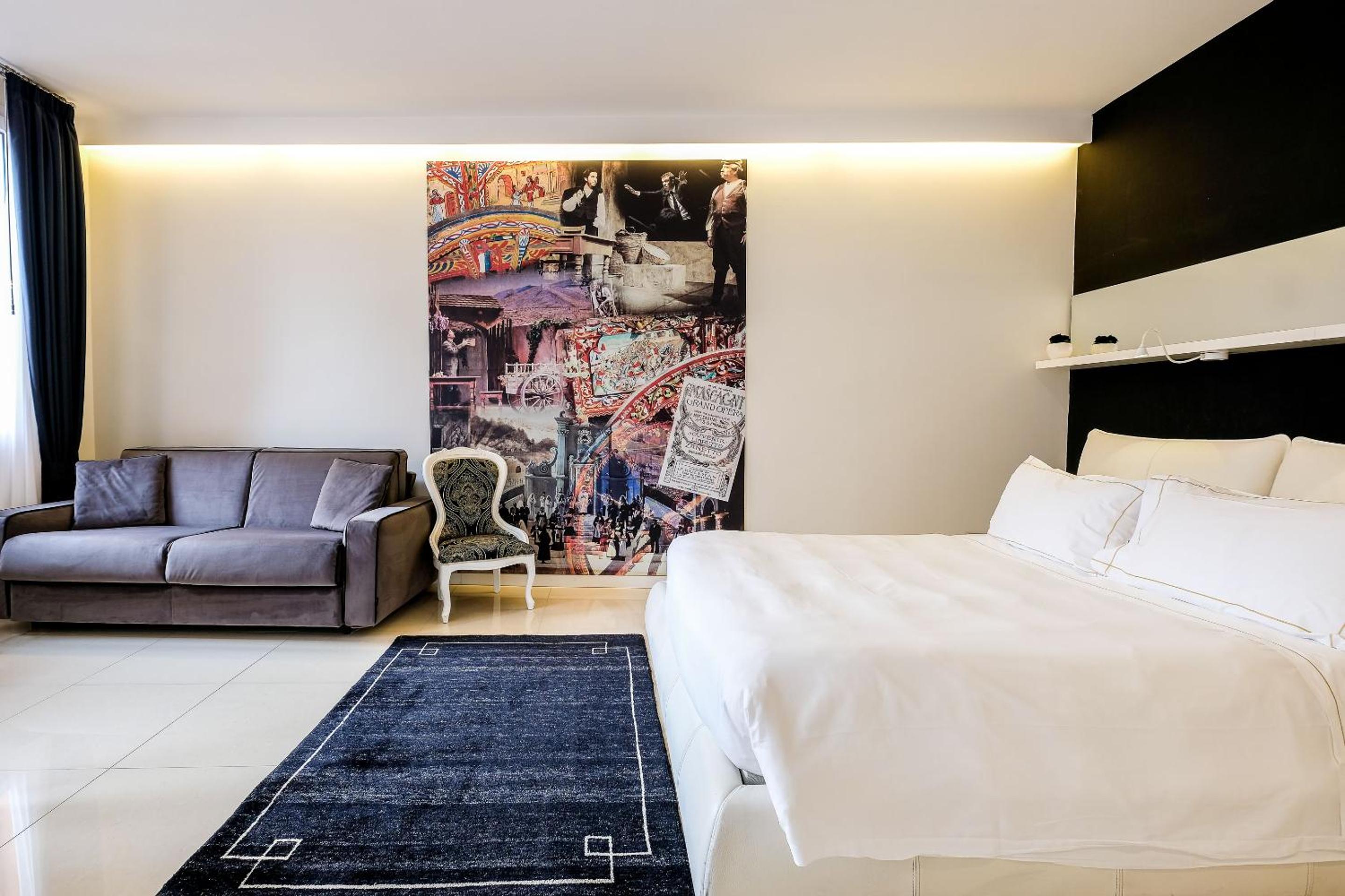 Deluxe Studio with Balcony - Photo 18