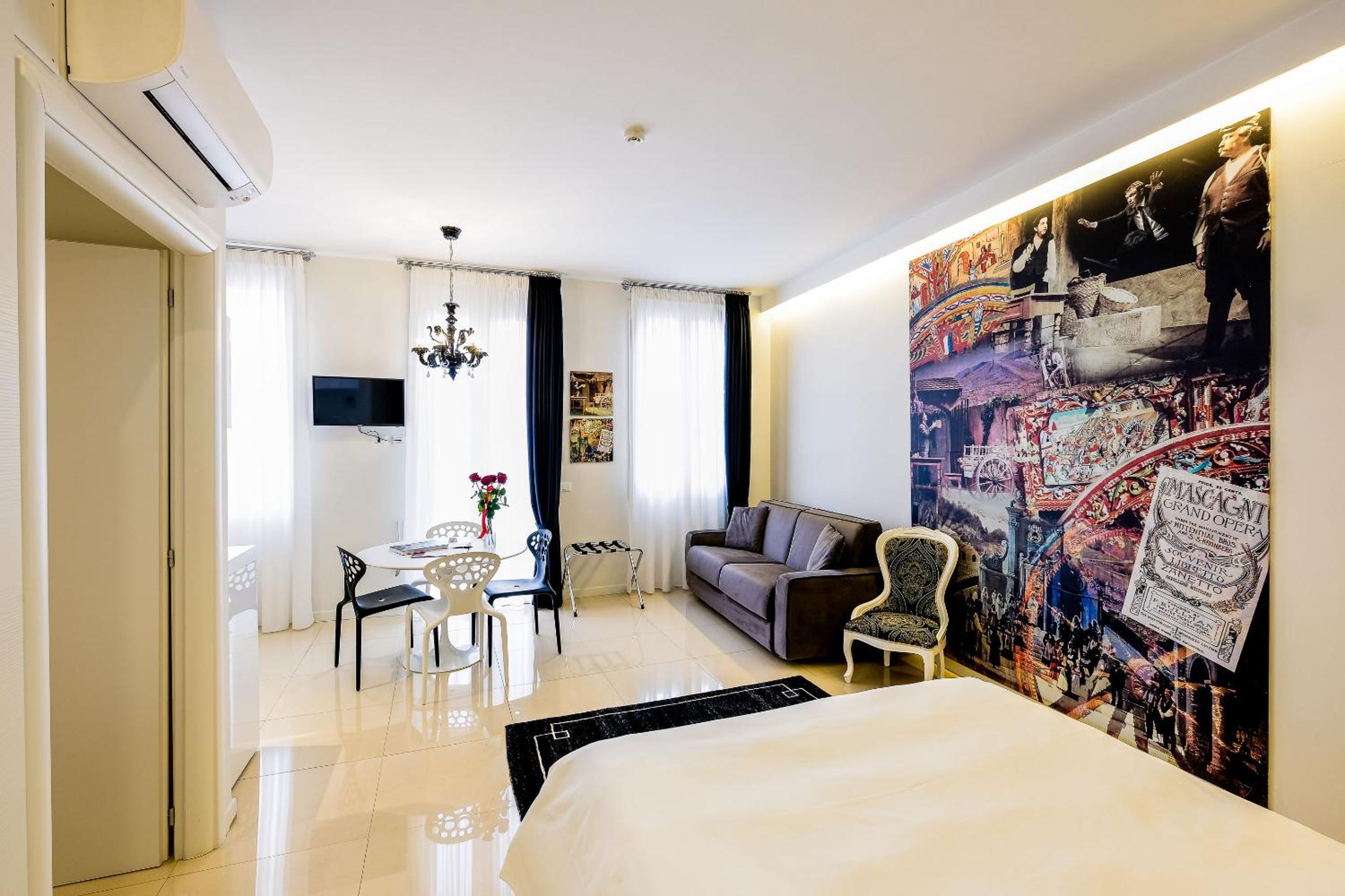 Deluxe Studio with Balcony - Photo 16