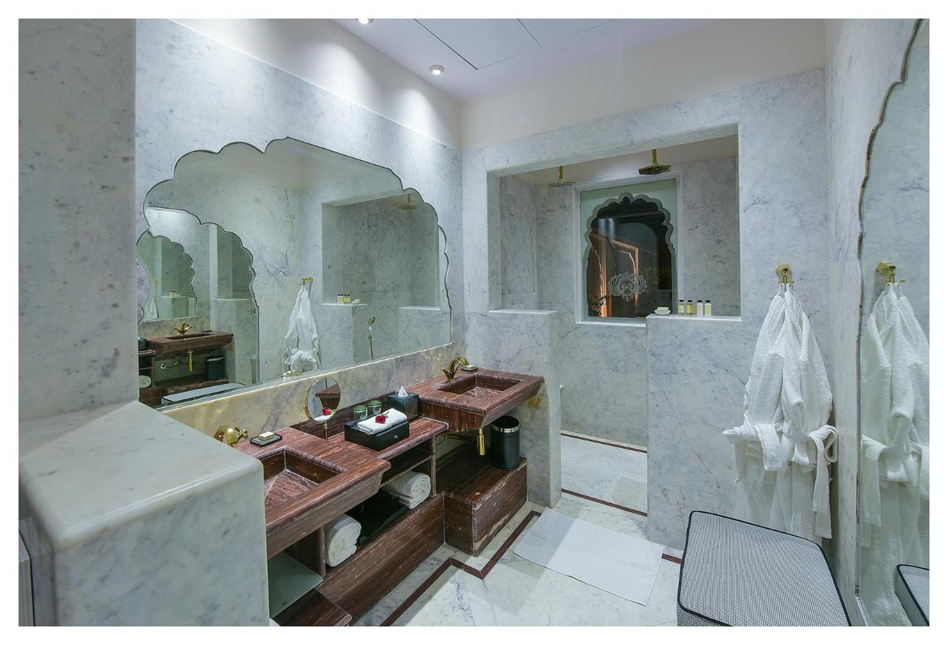  Royal Villa Suite with Private Pool : Welcome drink on arrival, 2 pints of Kingfisher lager beer, One child up to 10 years complimentary without extra bed,20% discount on all resort services,Complimentary Mini Bar - Photo 16