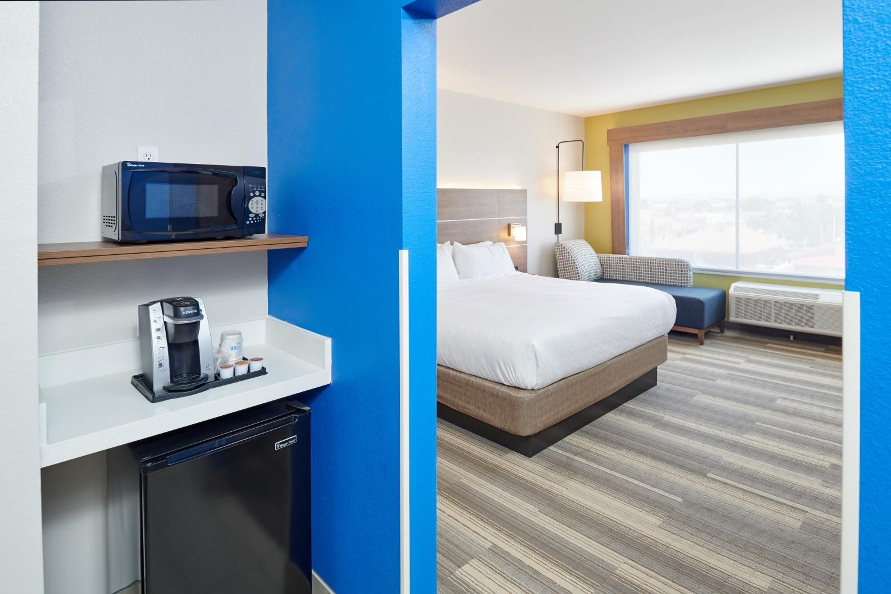 Standard King Room - Photo 1