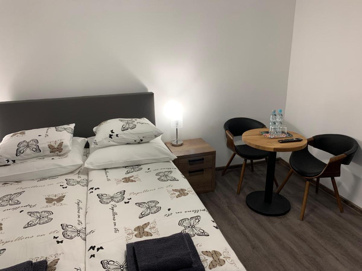 Double Room - Photo 3