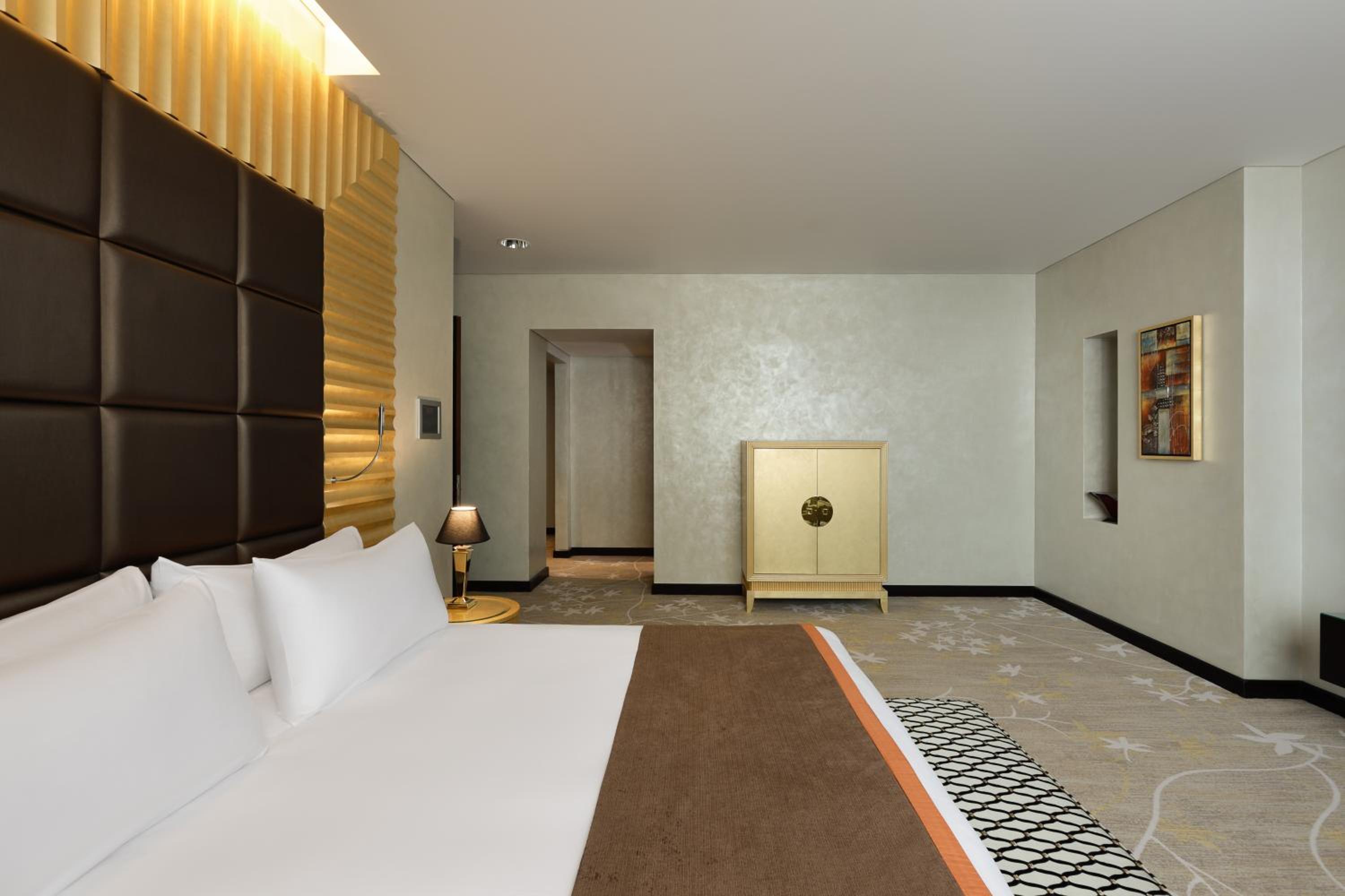Royal Suite with Lounge Access