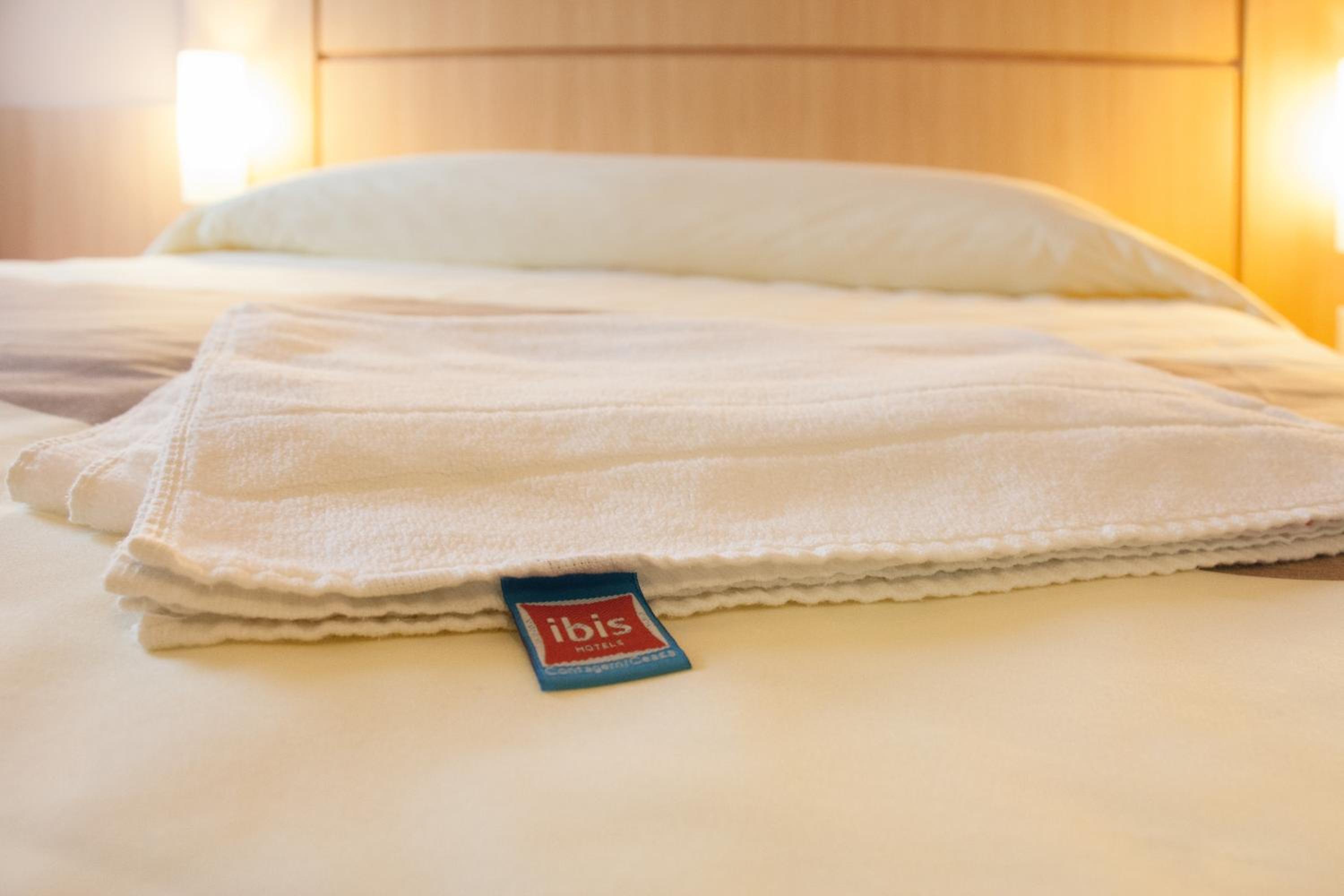 Standard Room with 1 Double Bed - Photo 10