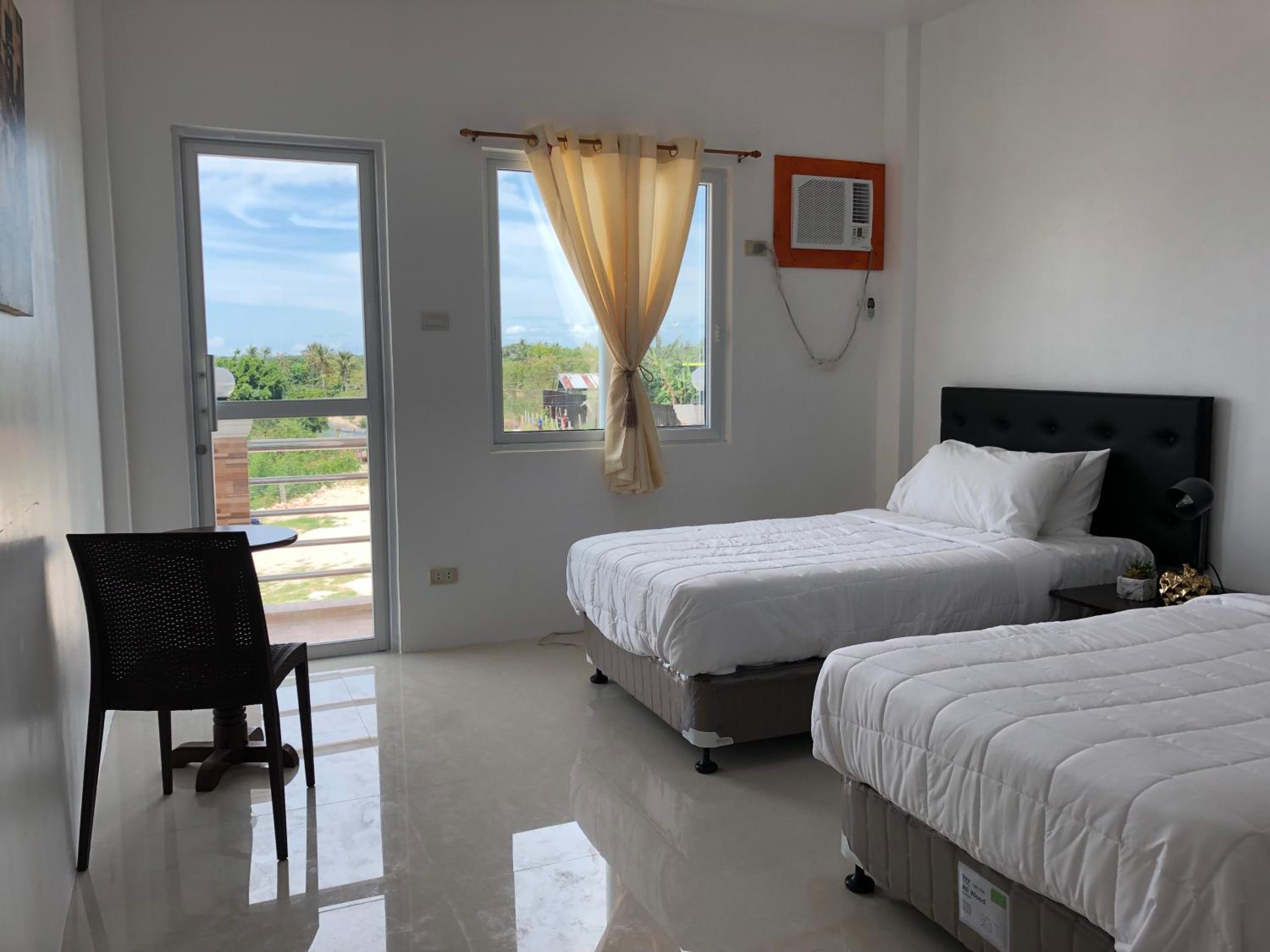 Deluxe Room - Photo 3