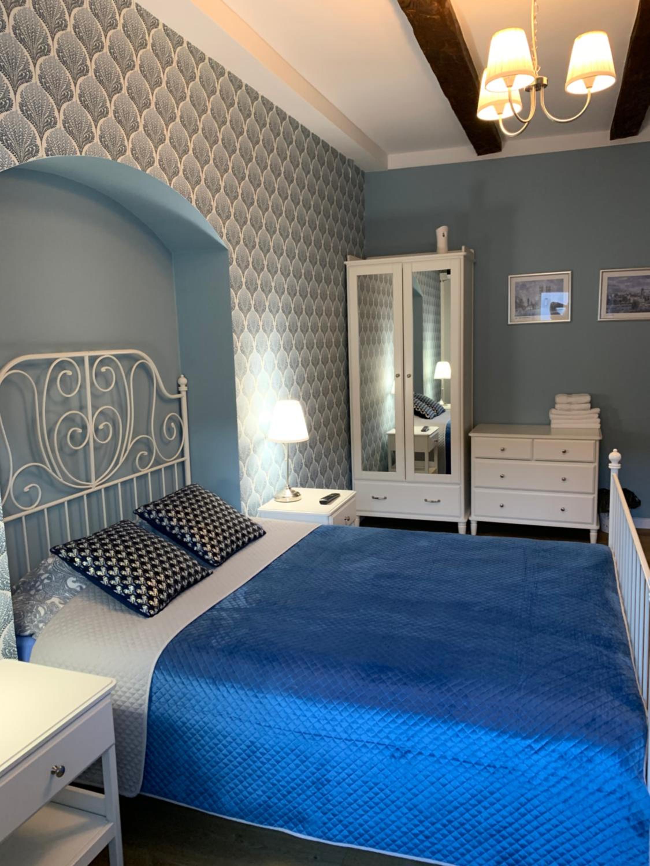 Three-Bedroom Apartment - Photo 4