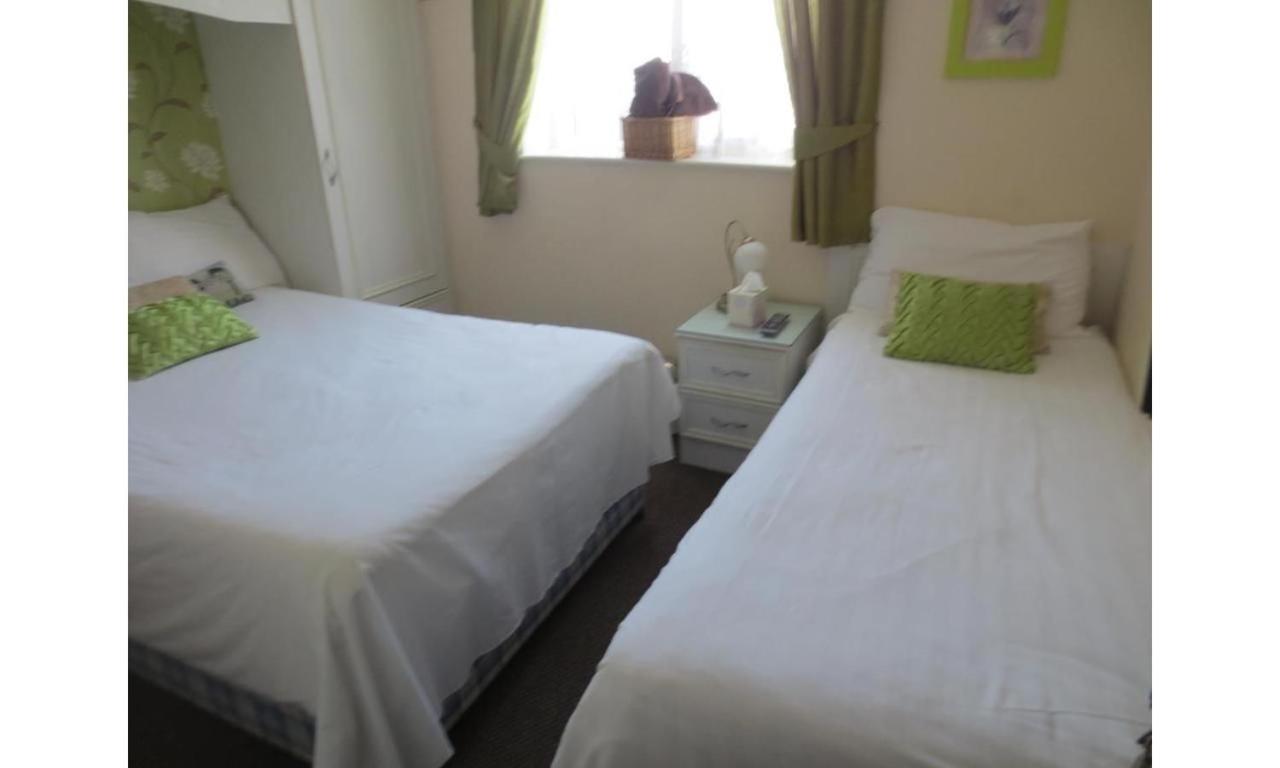 Triple Room with Private Bathroom - Photo 5