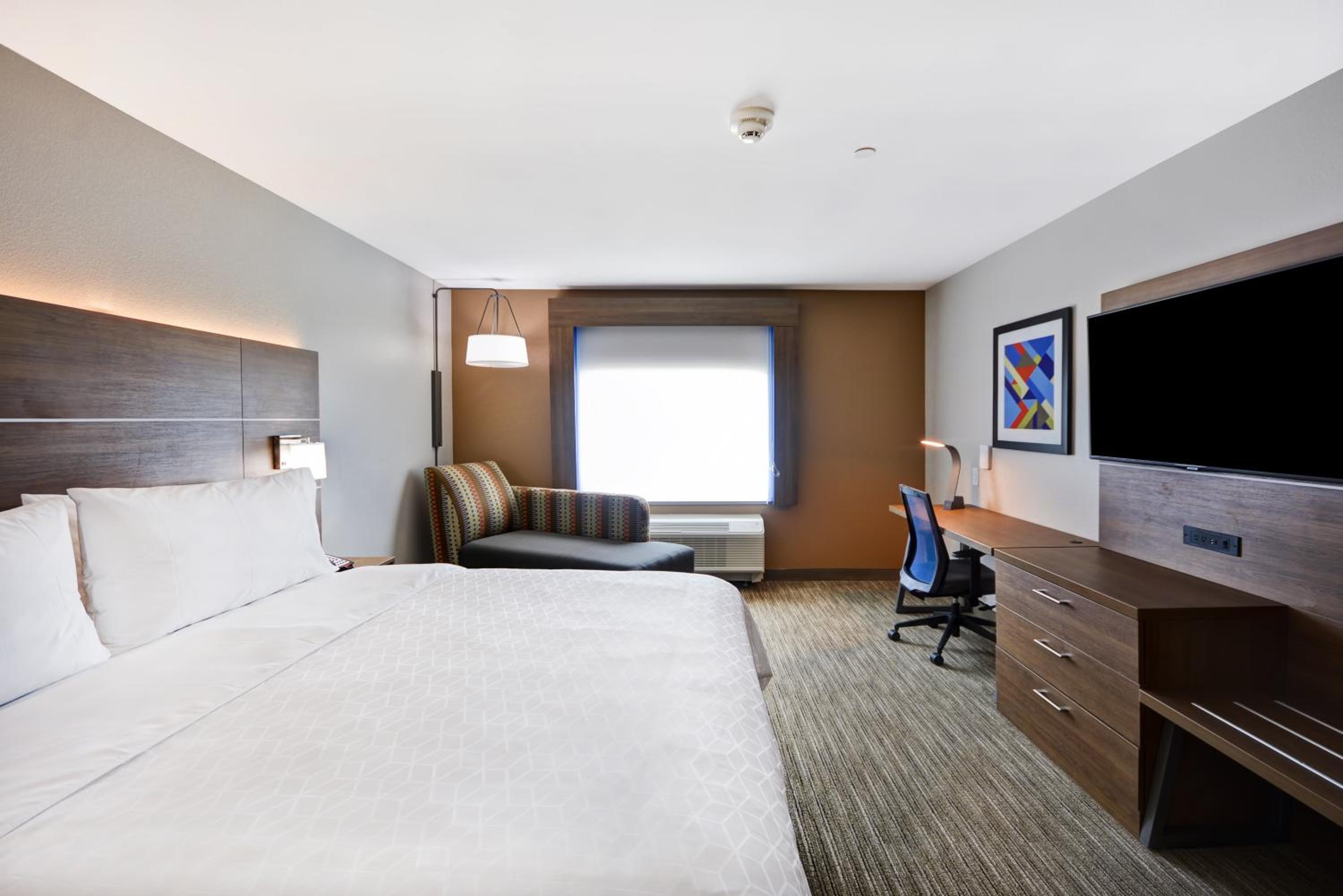 Standard King Room - Photo 4