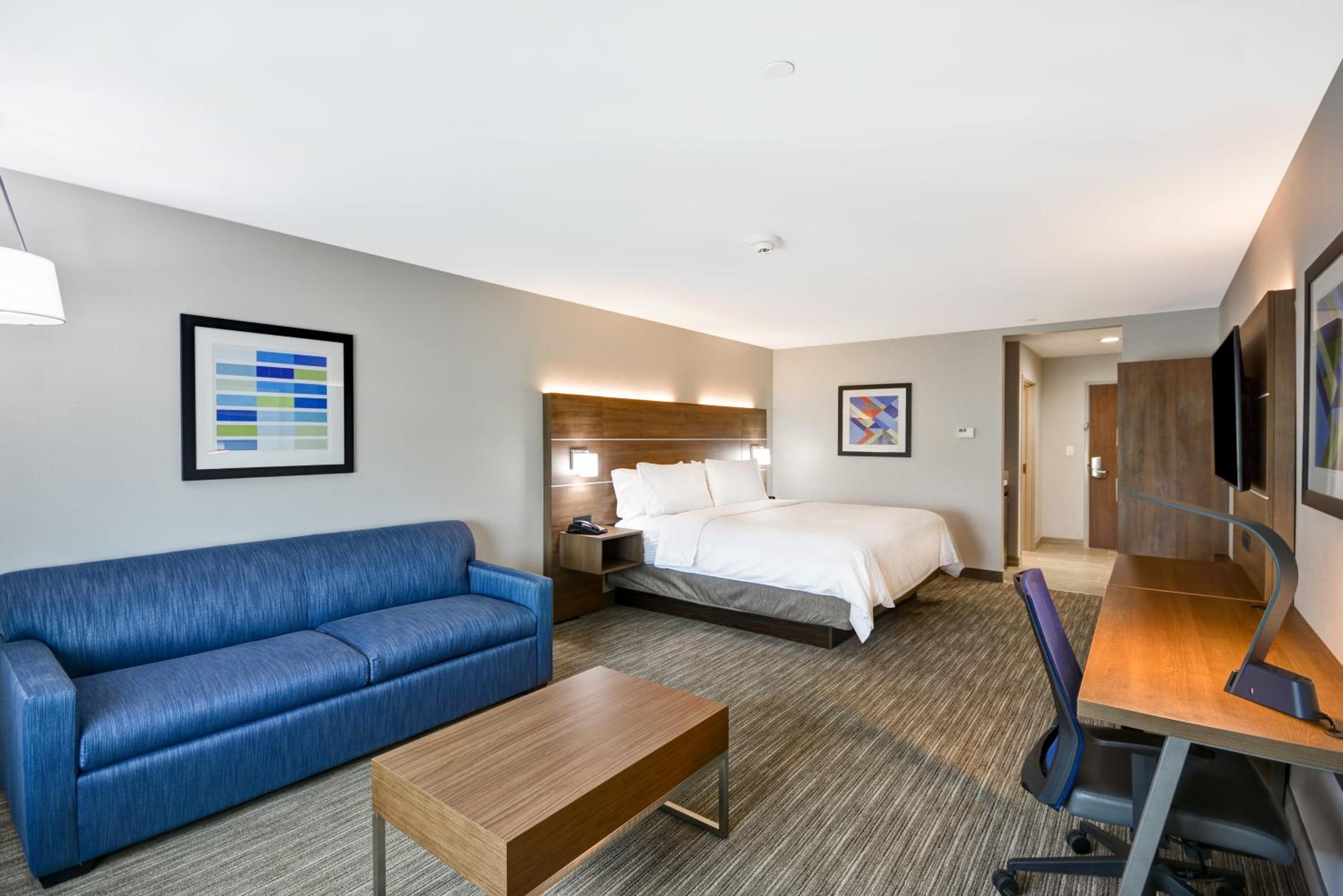King Suite - Photo 2