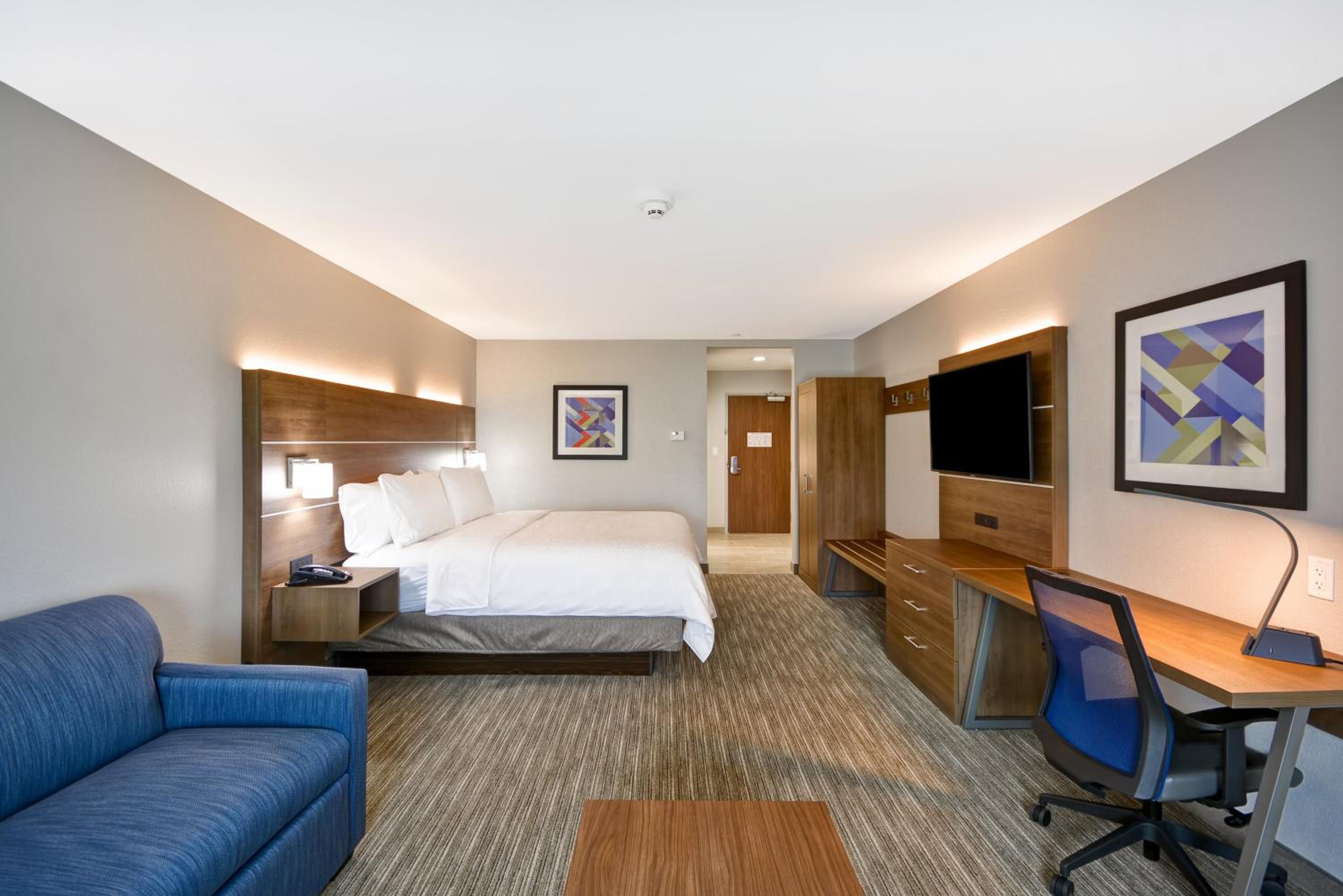 King Suite - Photo 3