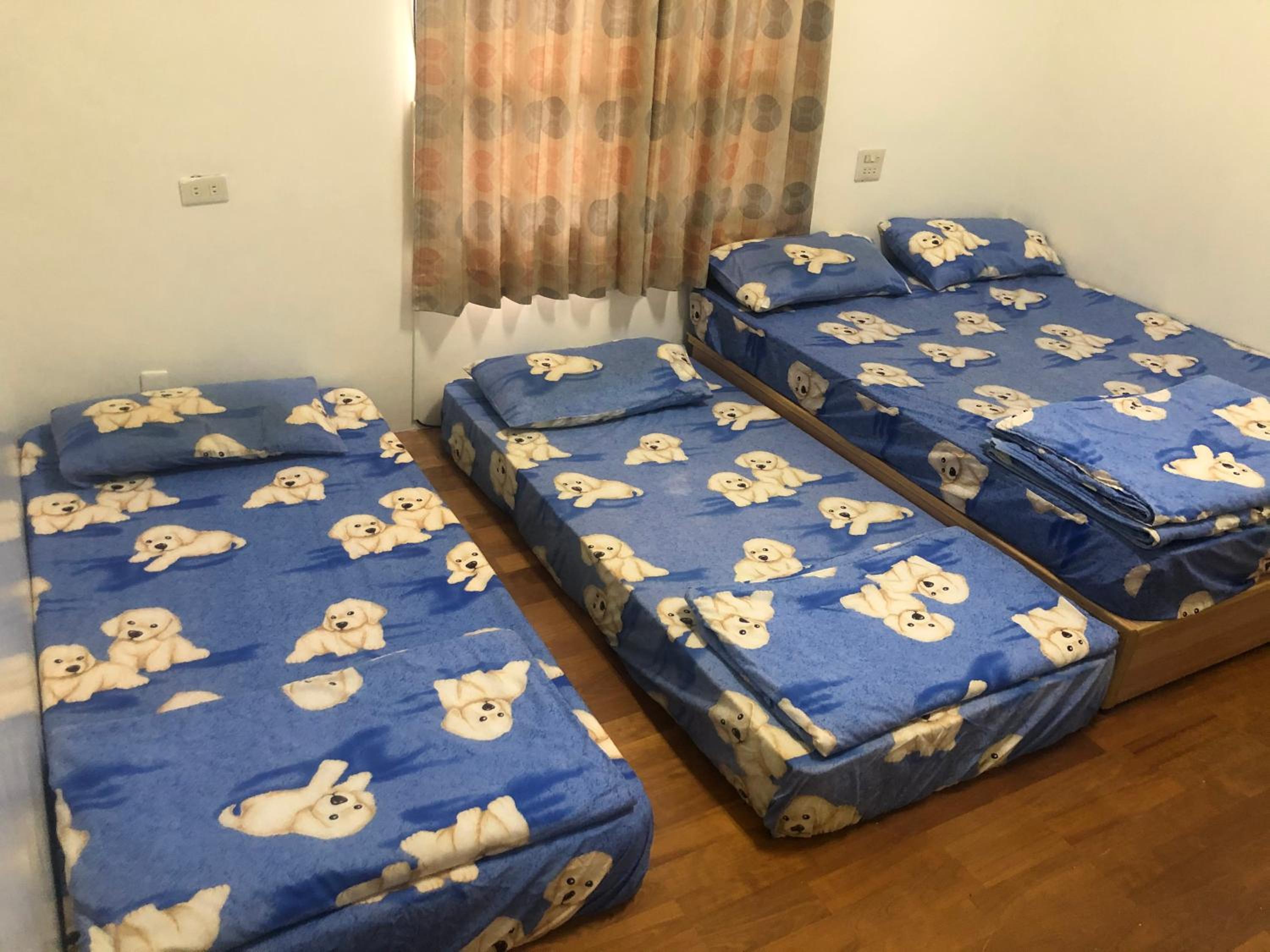 Quadruple Room with Shared Bathroom photo 2