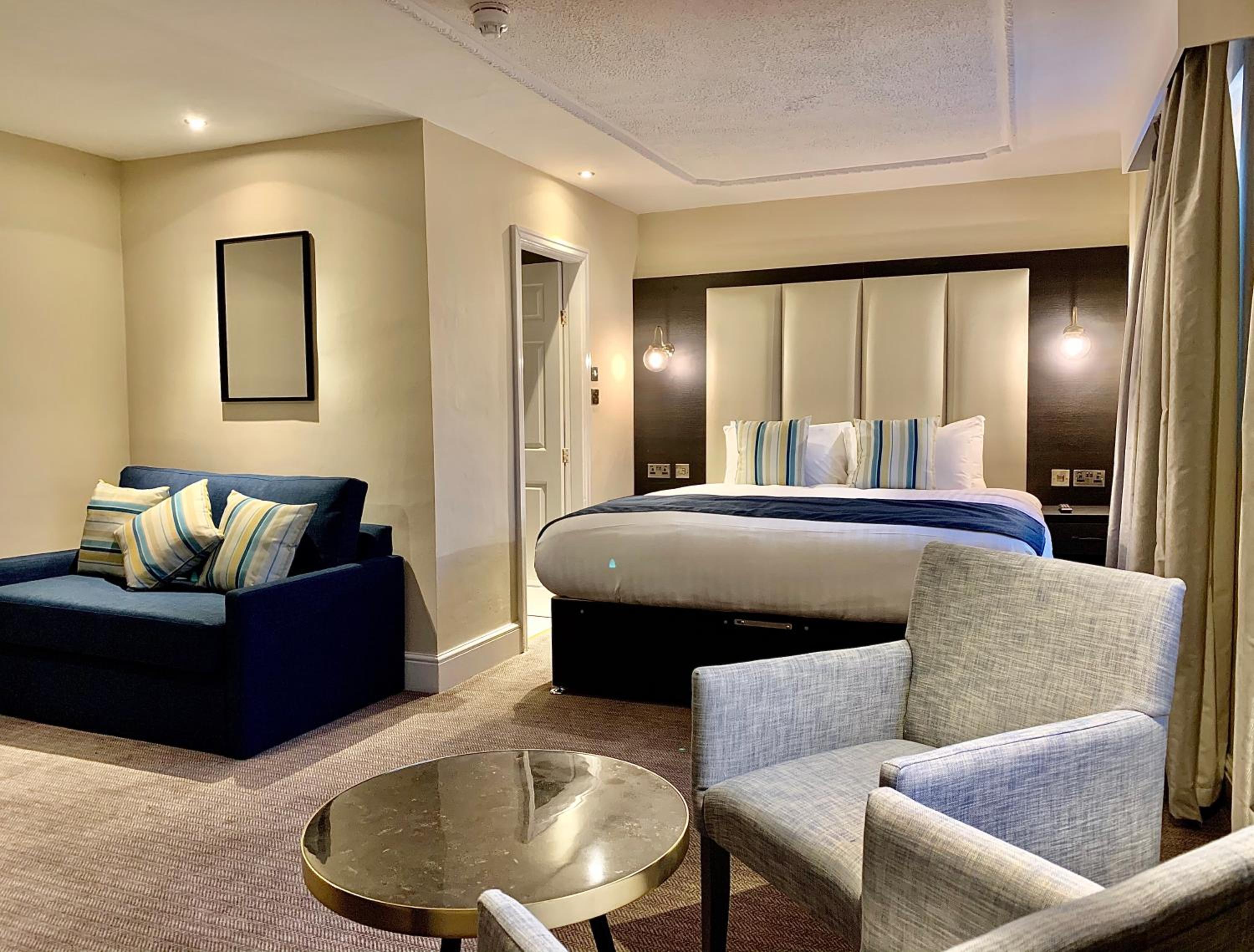 King Suite - Non-Smoking - Photo 26