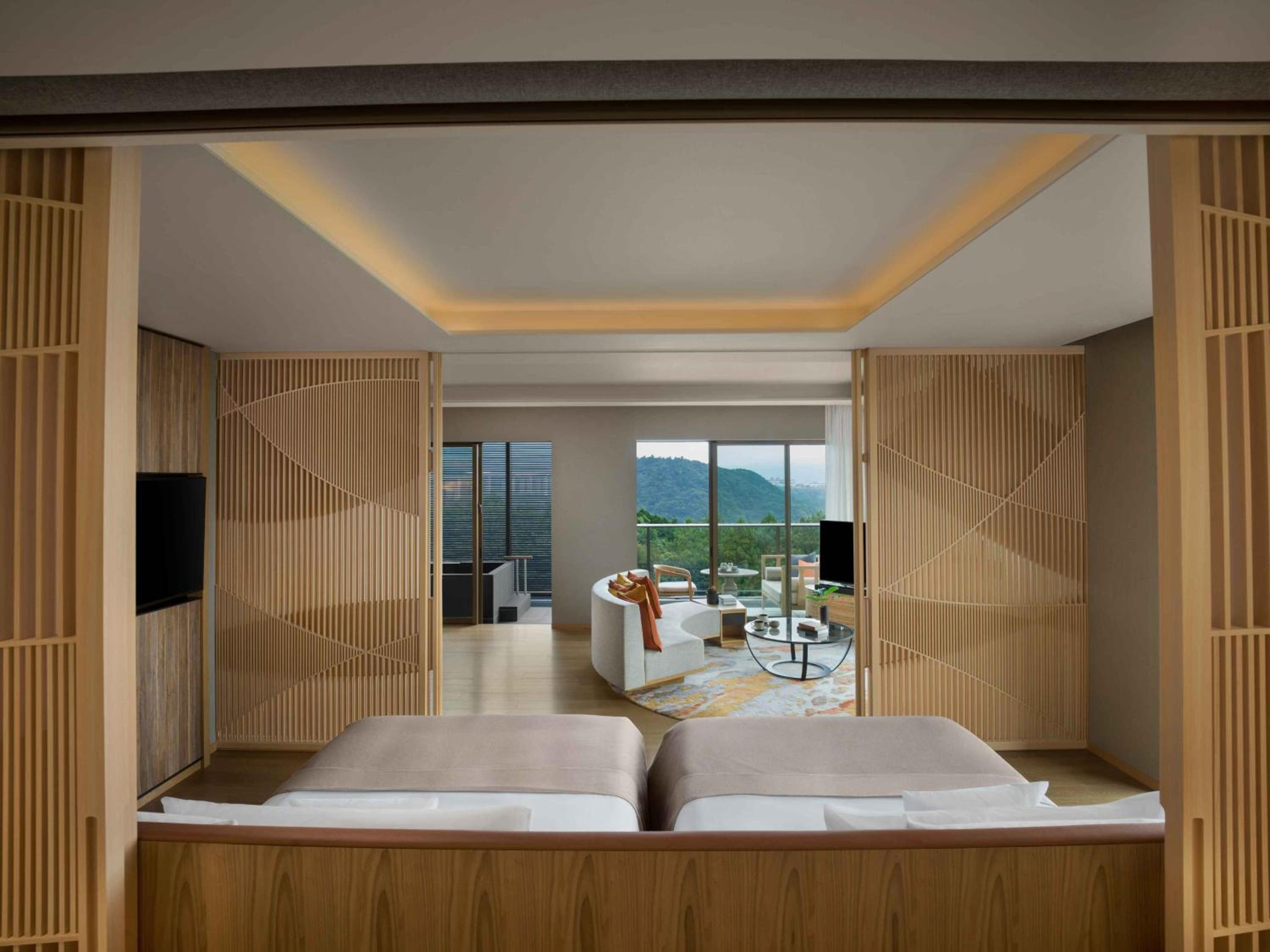 One-Bedroom Suite with Private Onsen - Lounge Access