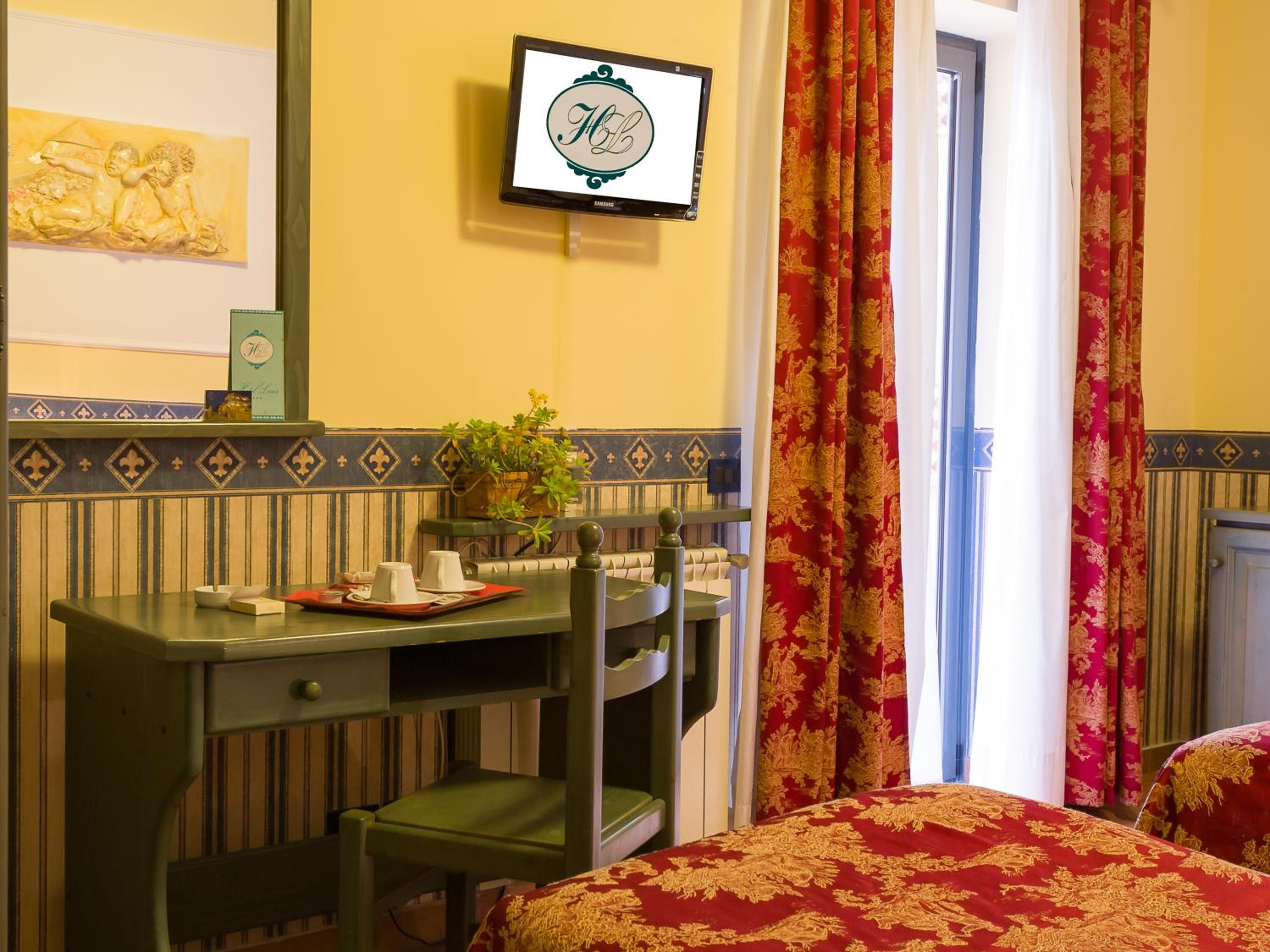 Deluxe King Room - Photo 5