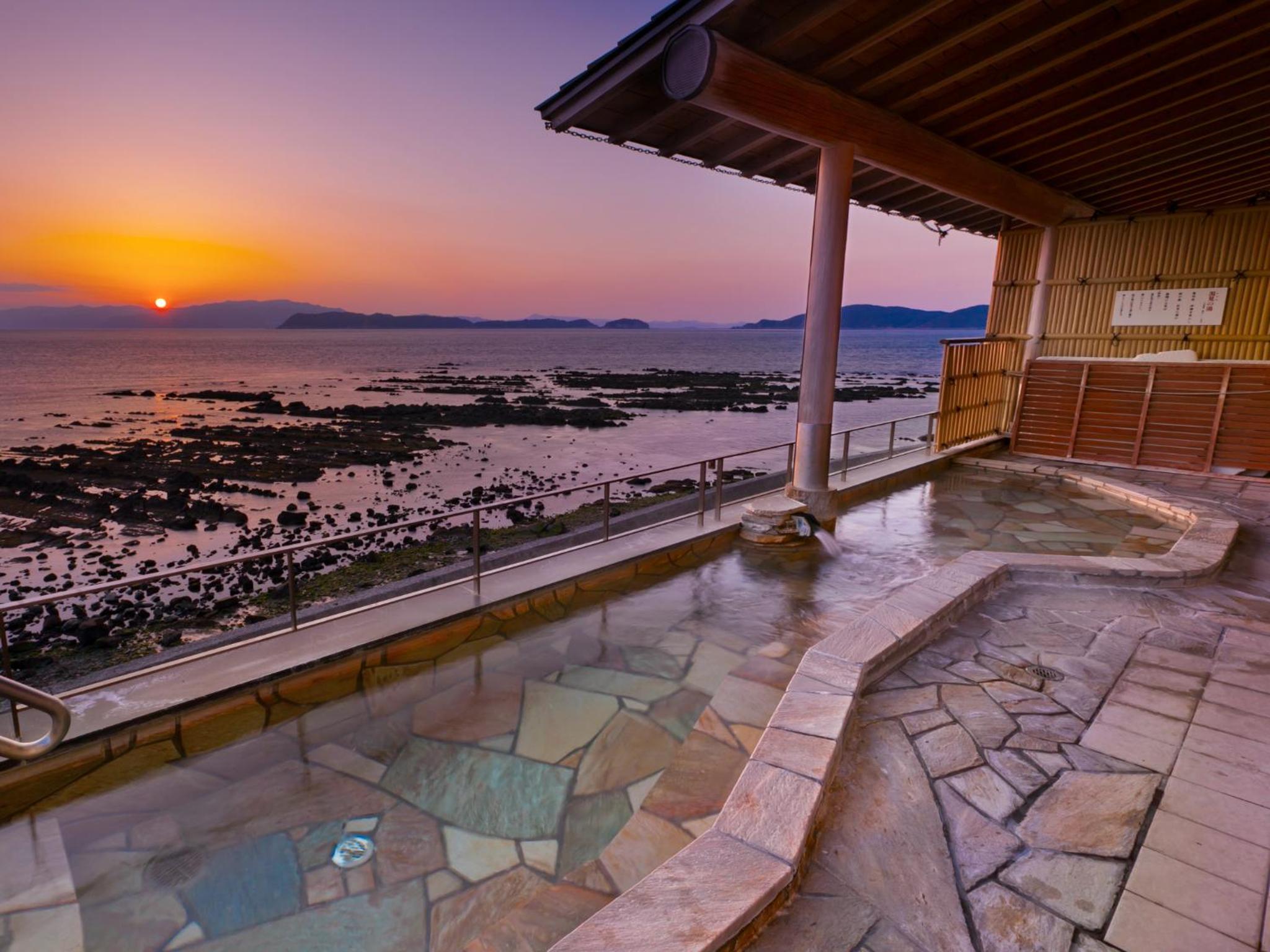 Japanese-Style Deluxe Room with Sea View -Smoking - Seafood Dinner and Breakfast Included  photo 1