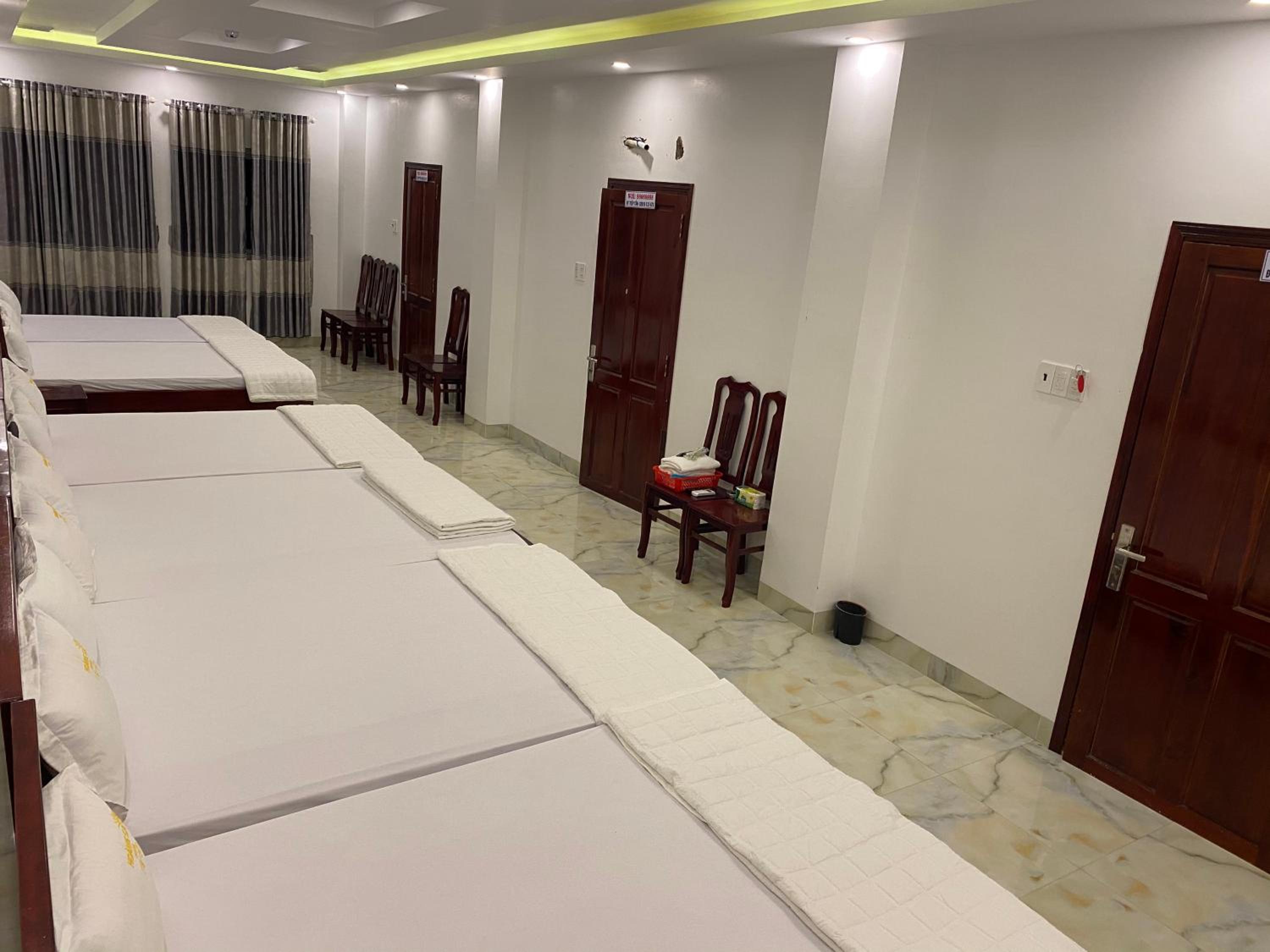 6-Bed Mixed Dormitory Room photo 3