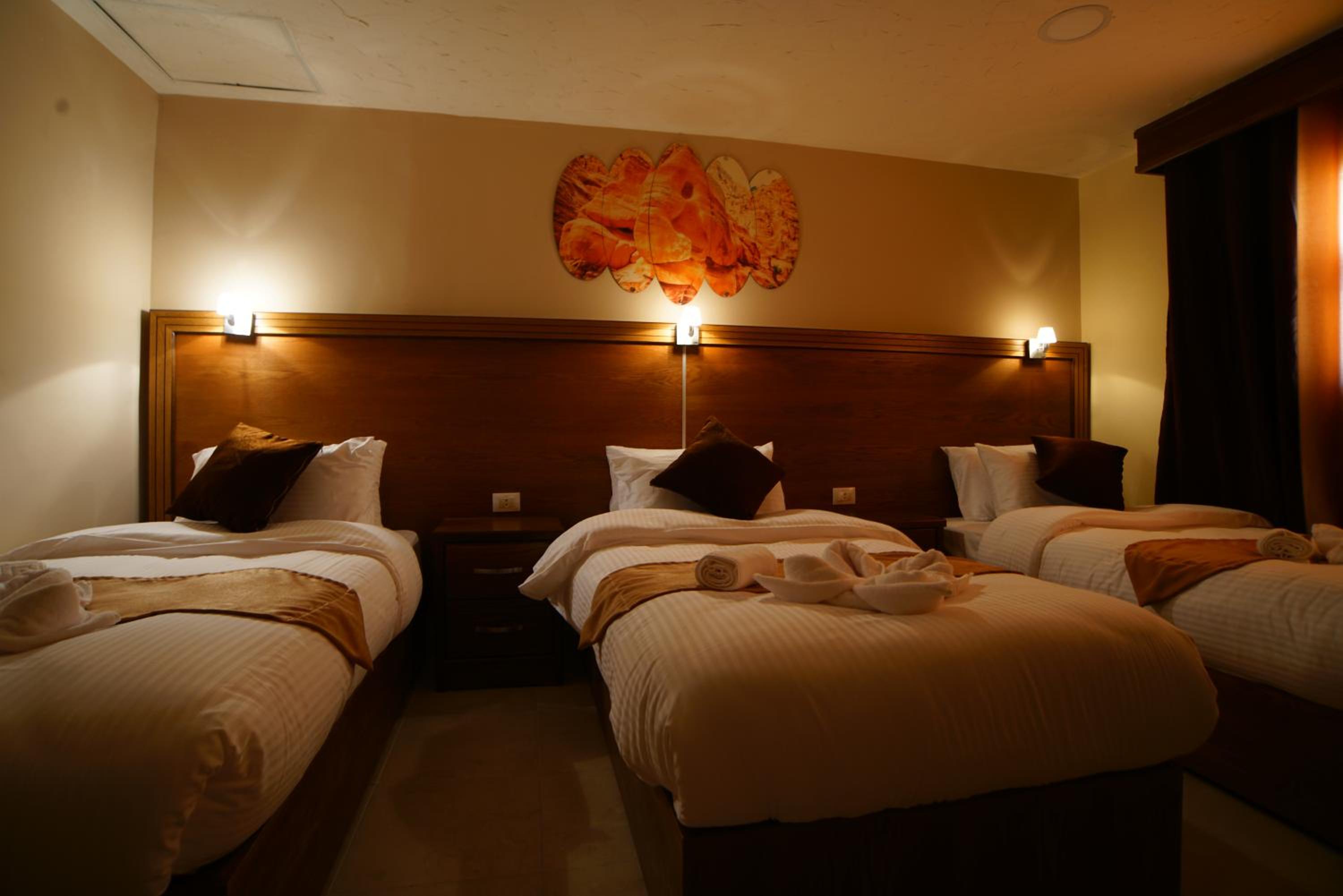 Deluxe Triple Room - Photo 5