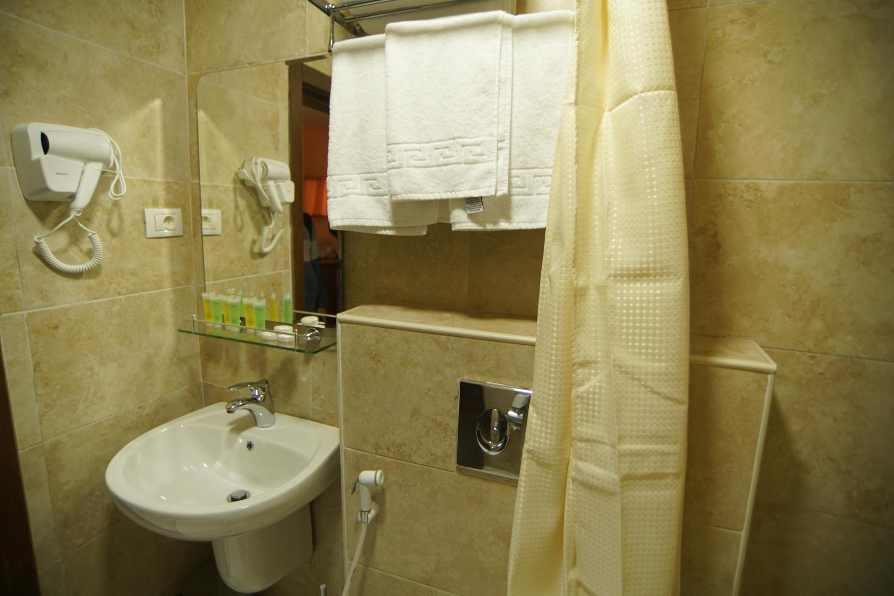 Deluxe Triple Room - Photo 6