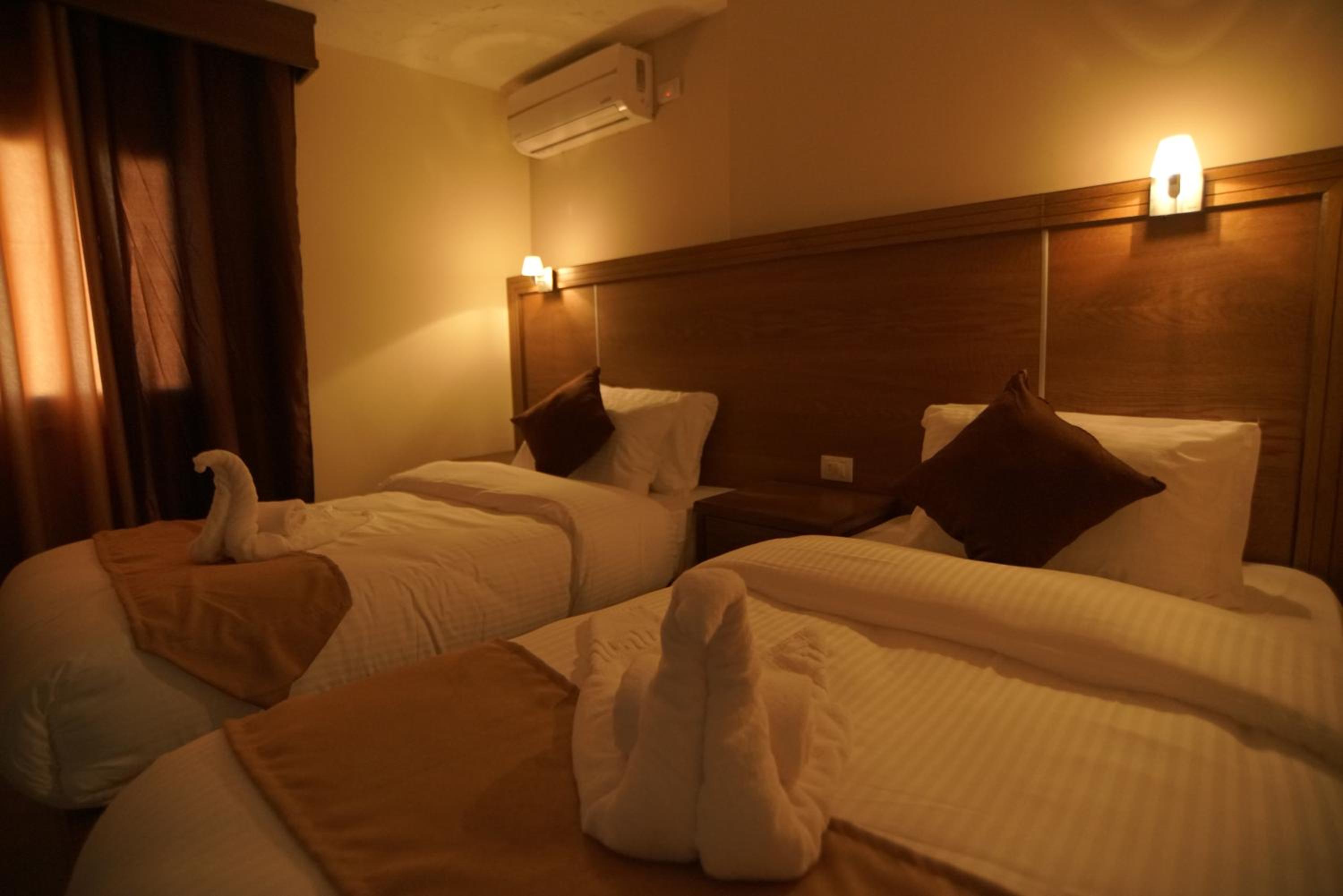 Deluxe Twin Room - Photo 1