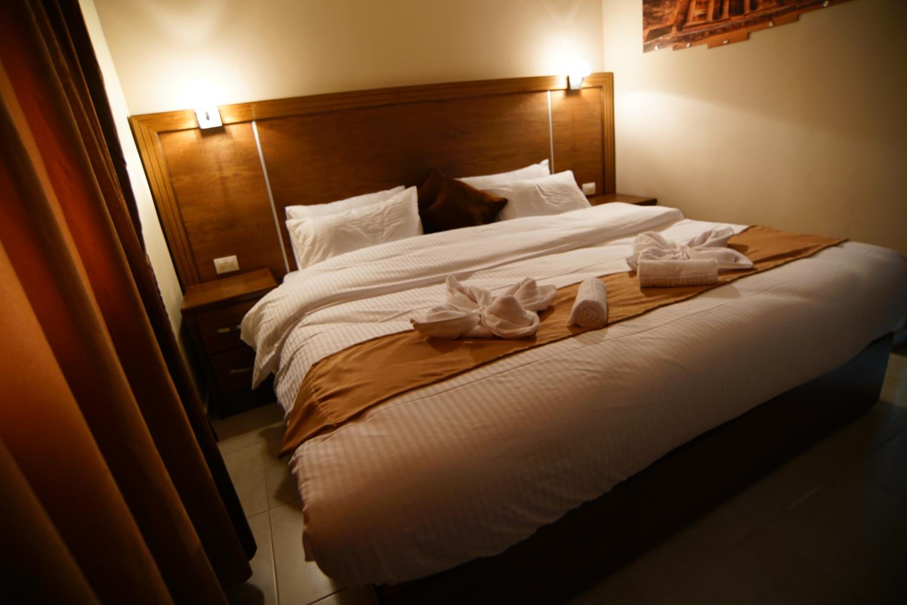 Deluxe Double Room - Photo 6