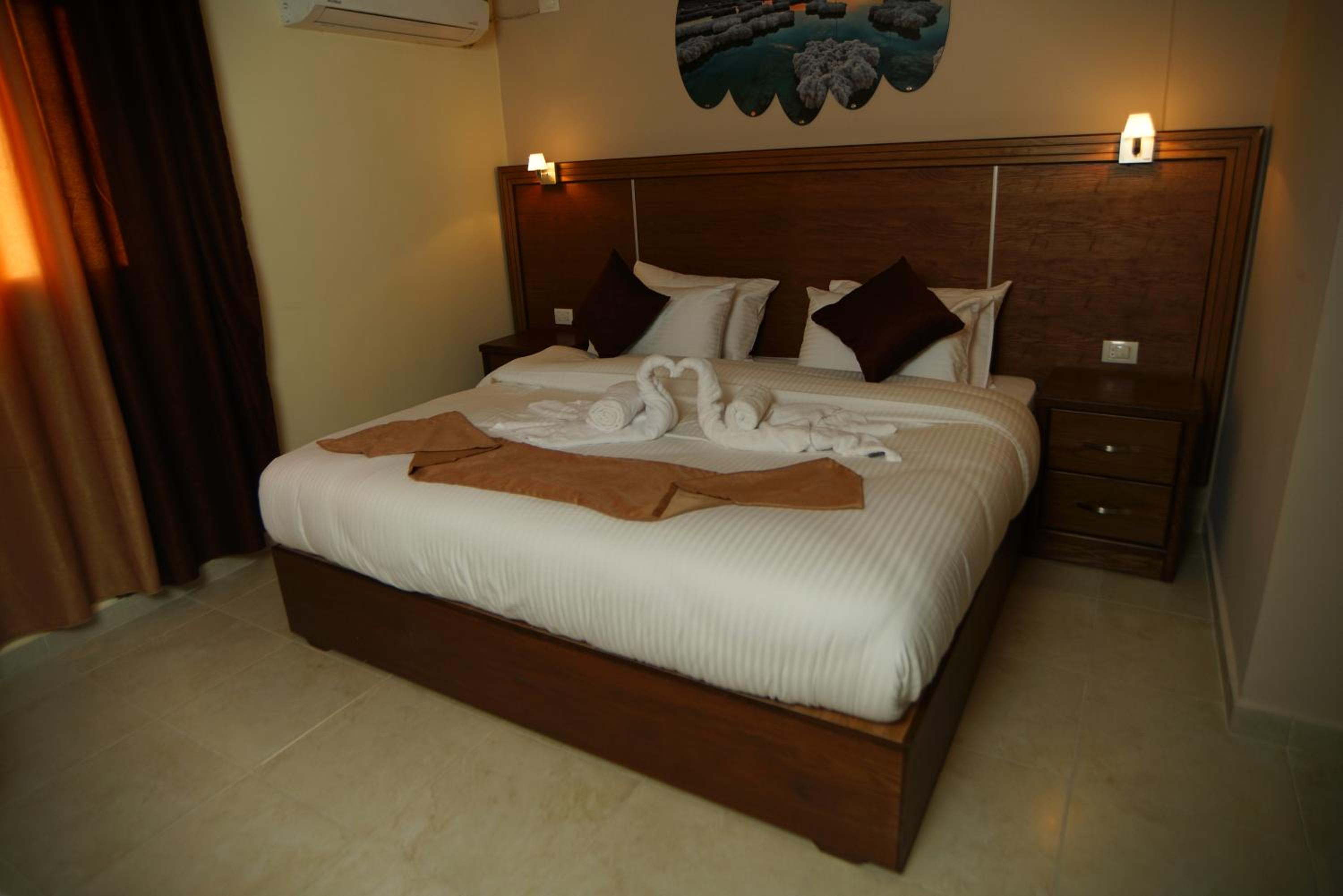 Deluxe Family Room - Photo 6