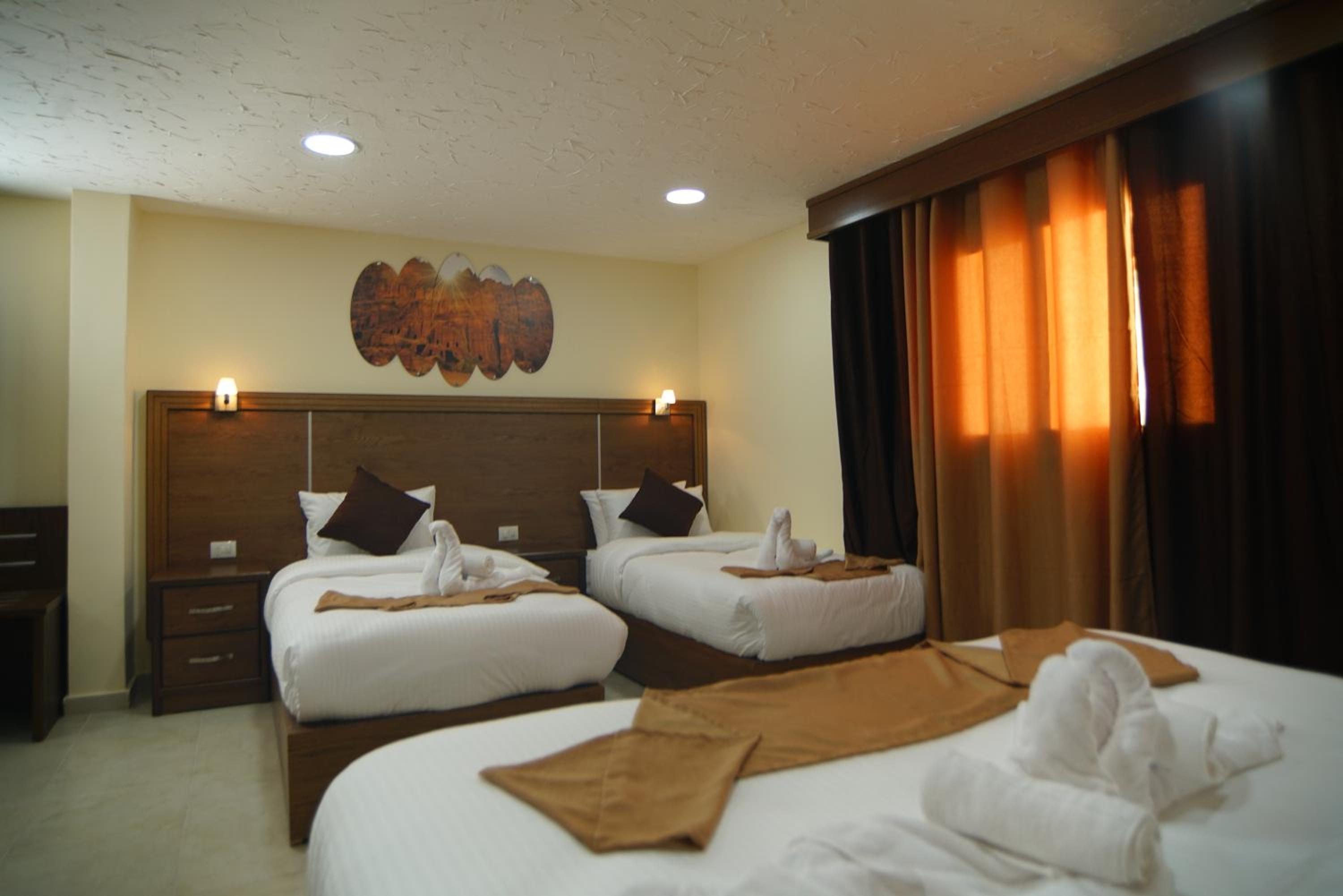 Deluxe Family Room - Photo 4
