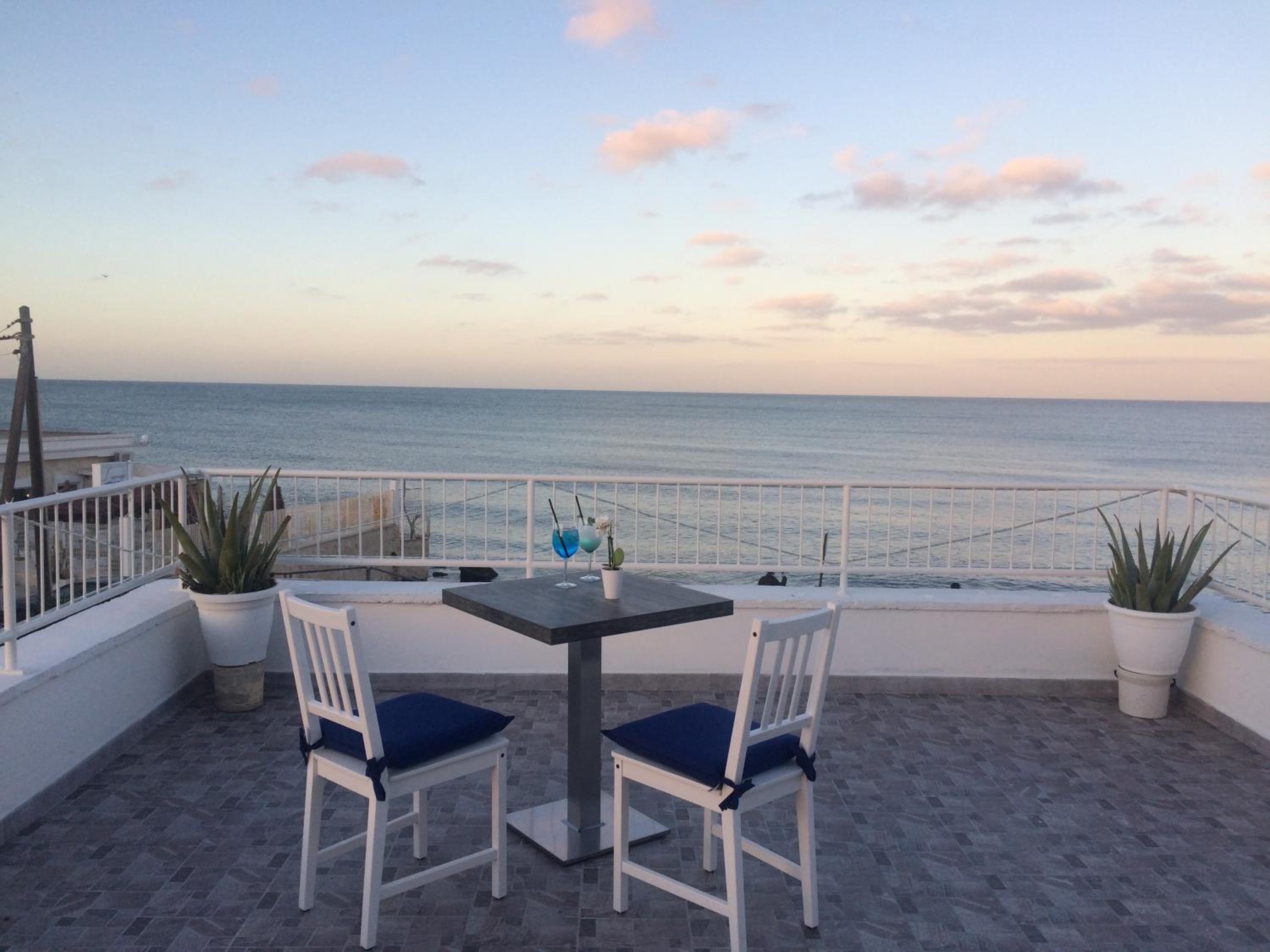 Deluxe Double Room with Sea View - Photo 6