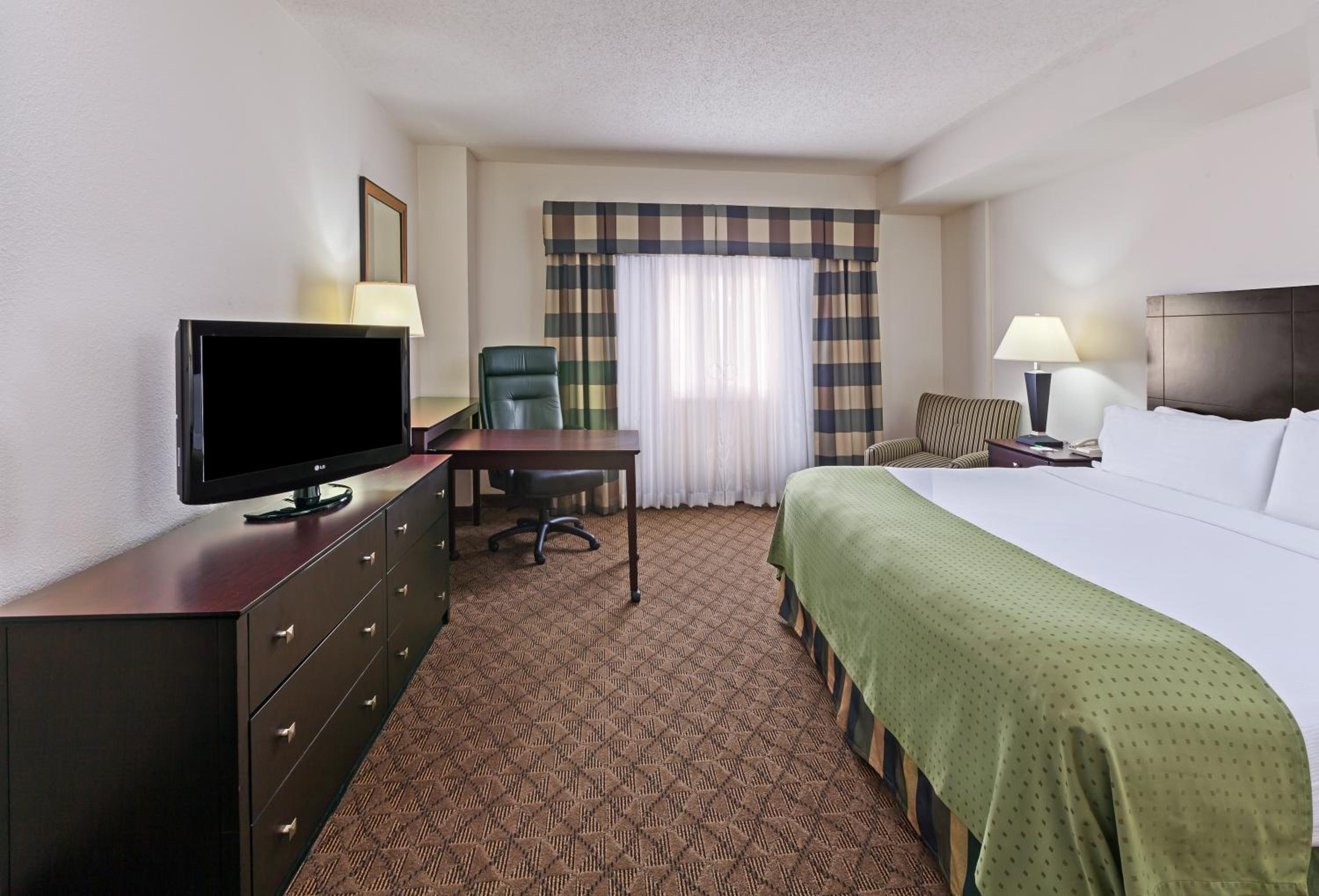 Standard King Room - Photo 3