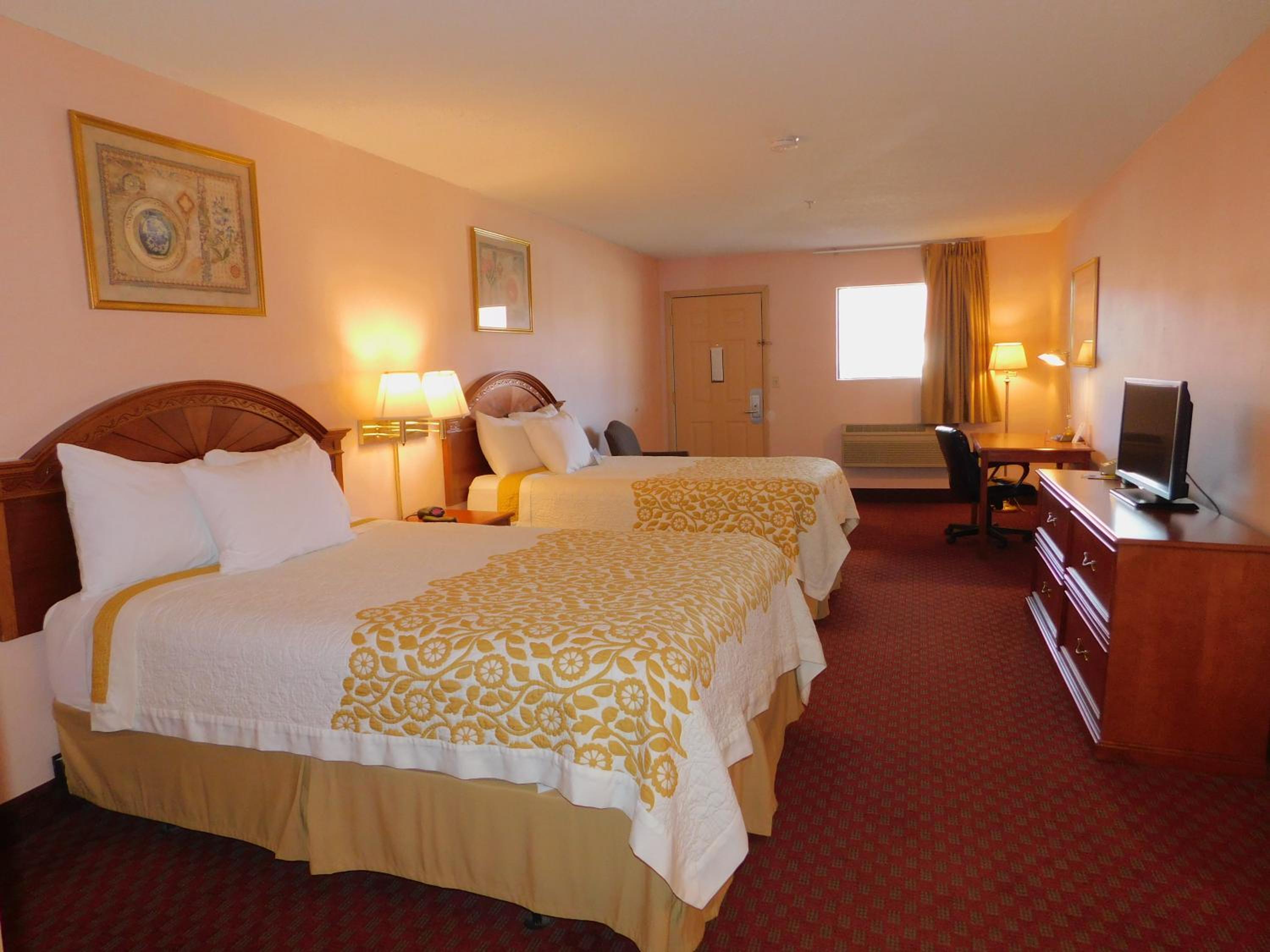 Double Room with Two Double Beds - Non-Smoking - Photo 1