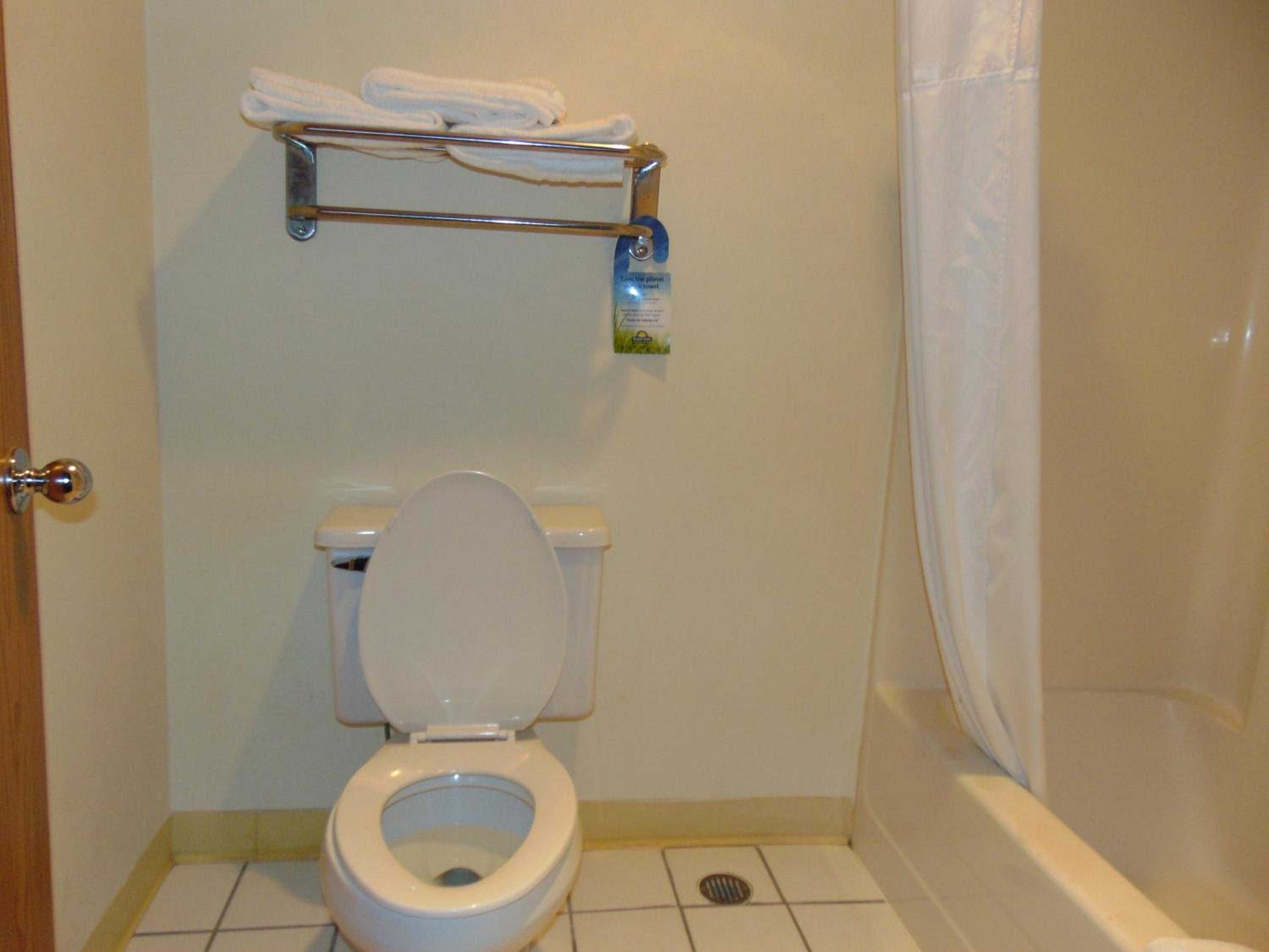 King Room - Non-Smoking - Photo 2