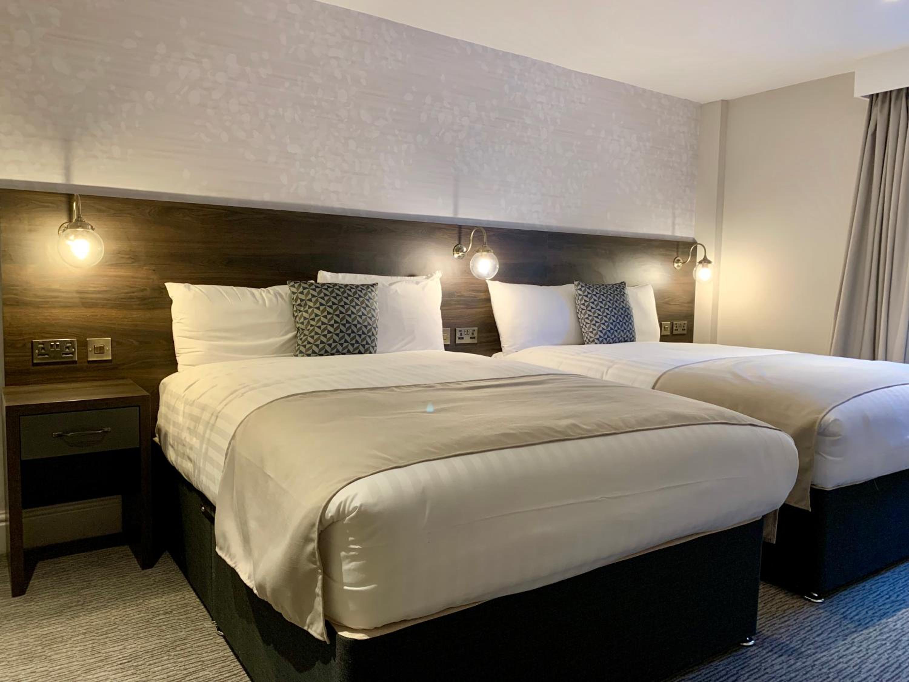 King Suite with Two King Beds - Non-Smoking - Photo 1