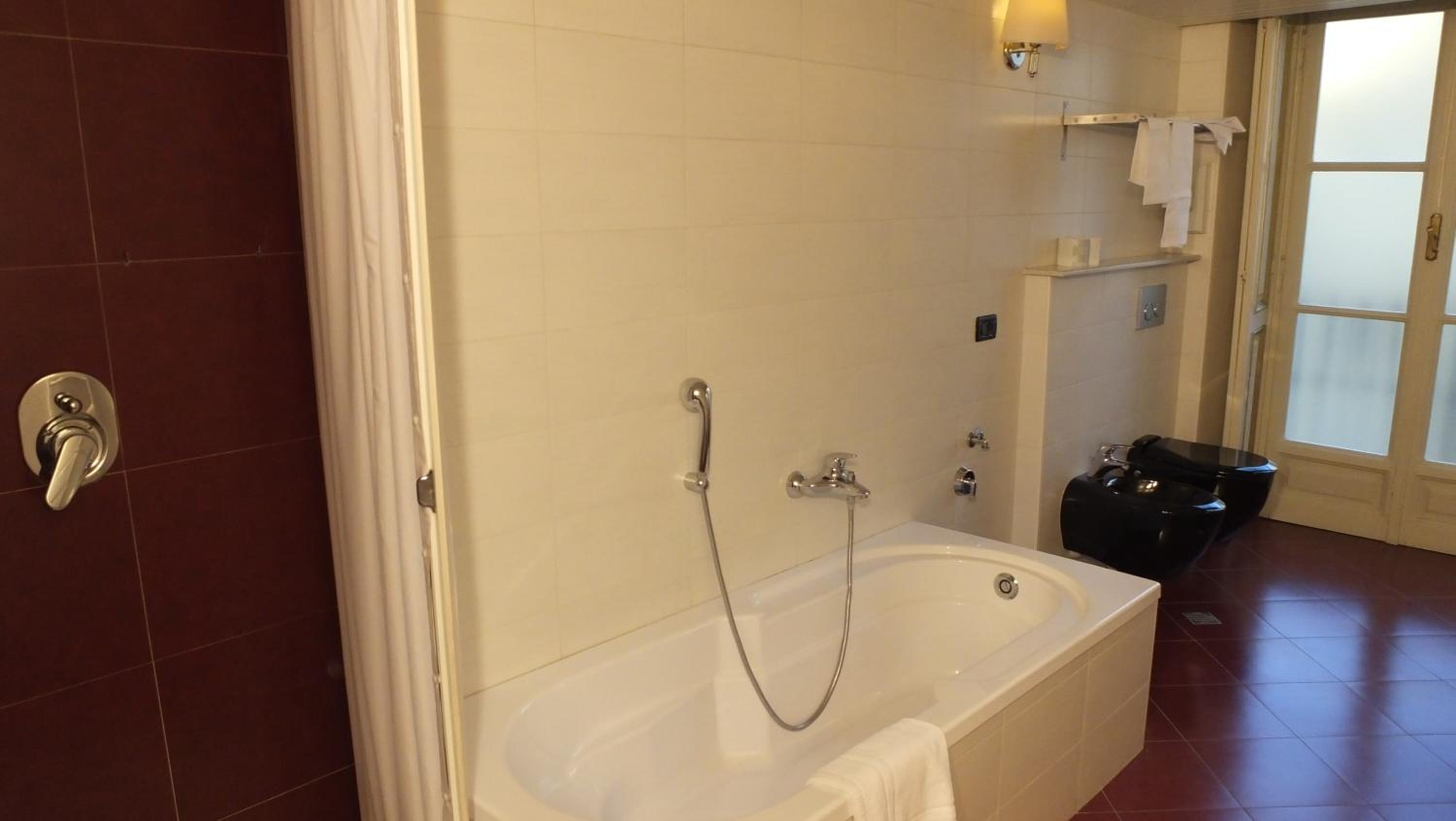 Junior Suite with Mezzanine - Photo 8