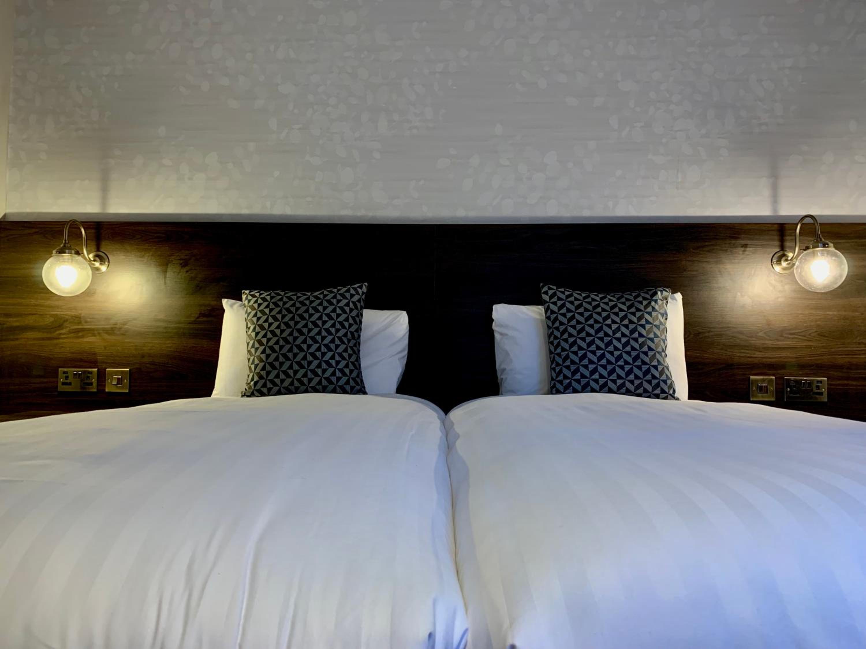 King Suite with Two King Beds - Non-Smoking - Photo 10