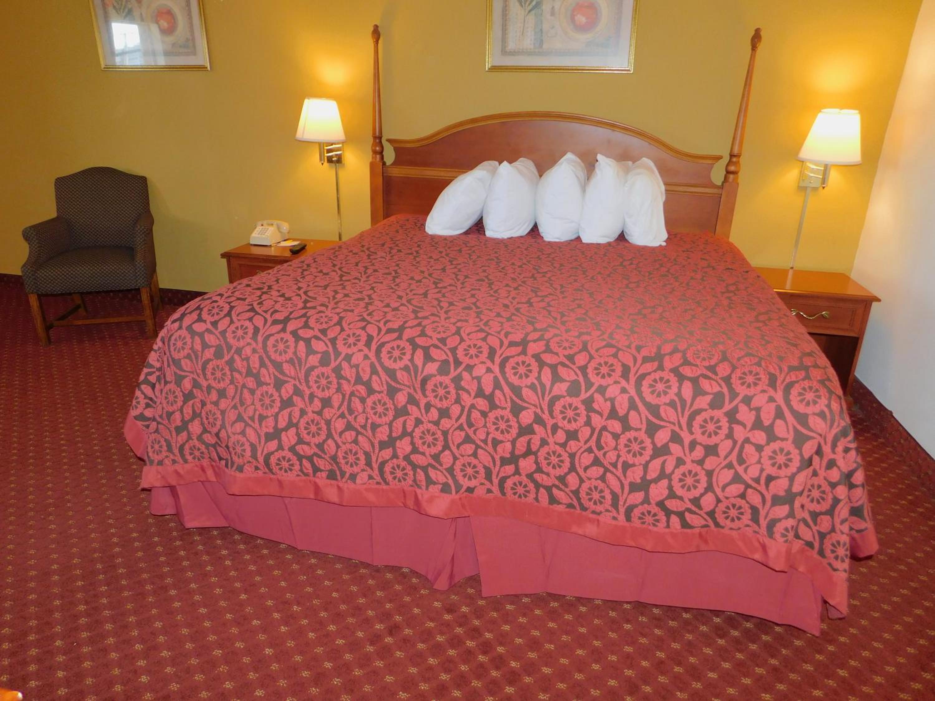 King Room - Non-Smoking - Photo 1