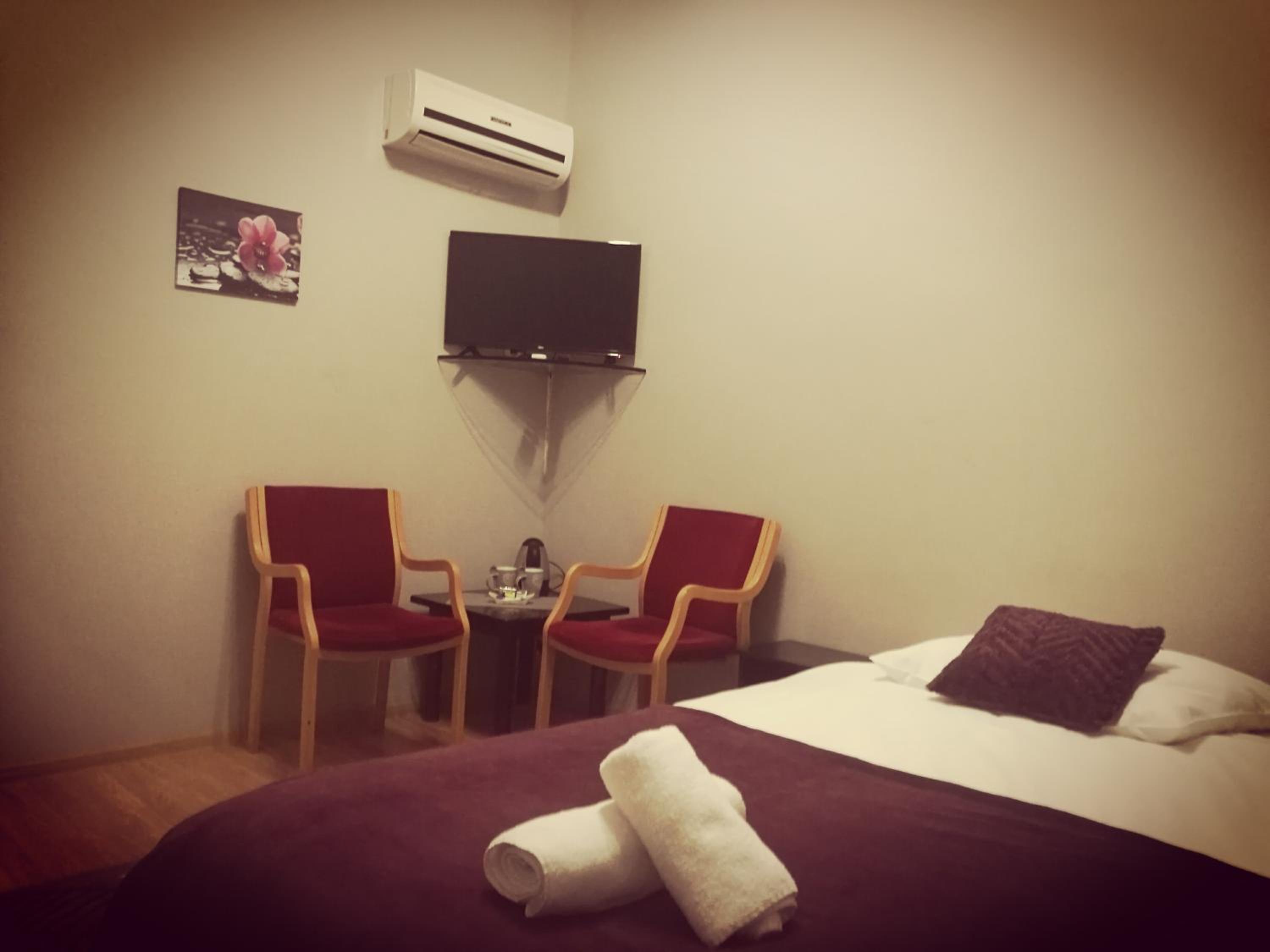 Single Room photo 2