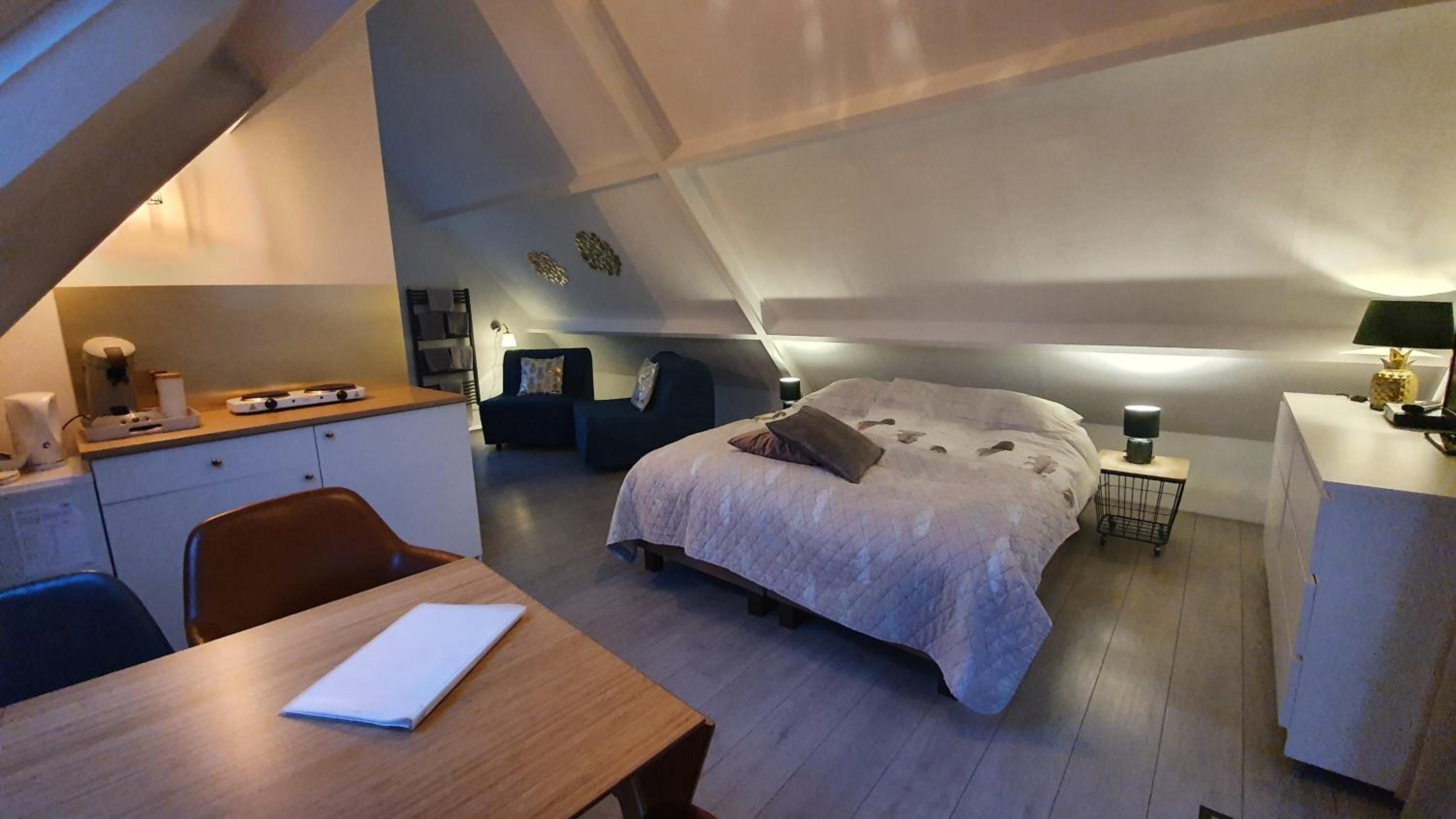 Studio with Private Bathroom