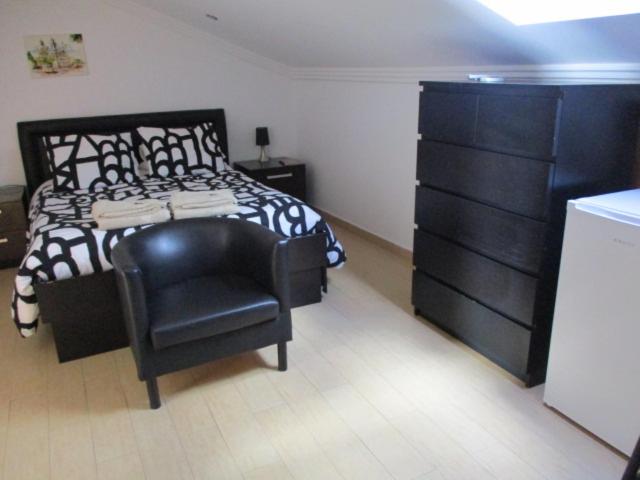 Double Room - Photo 5