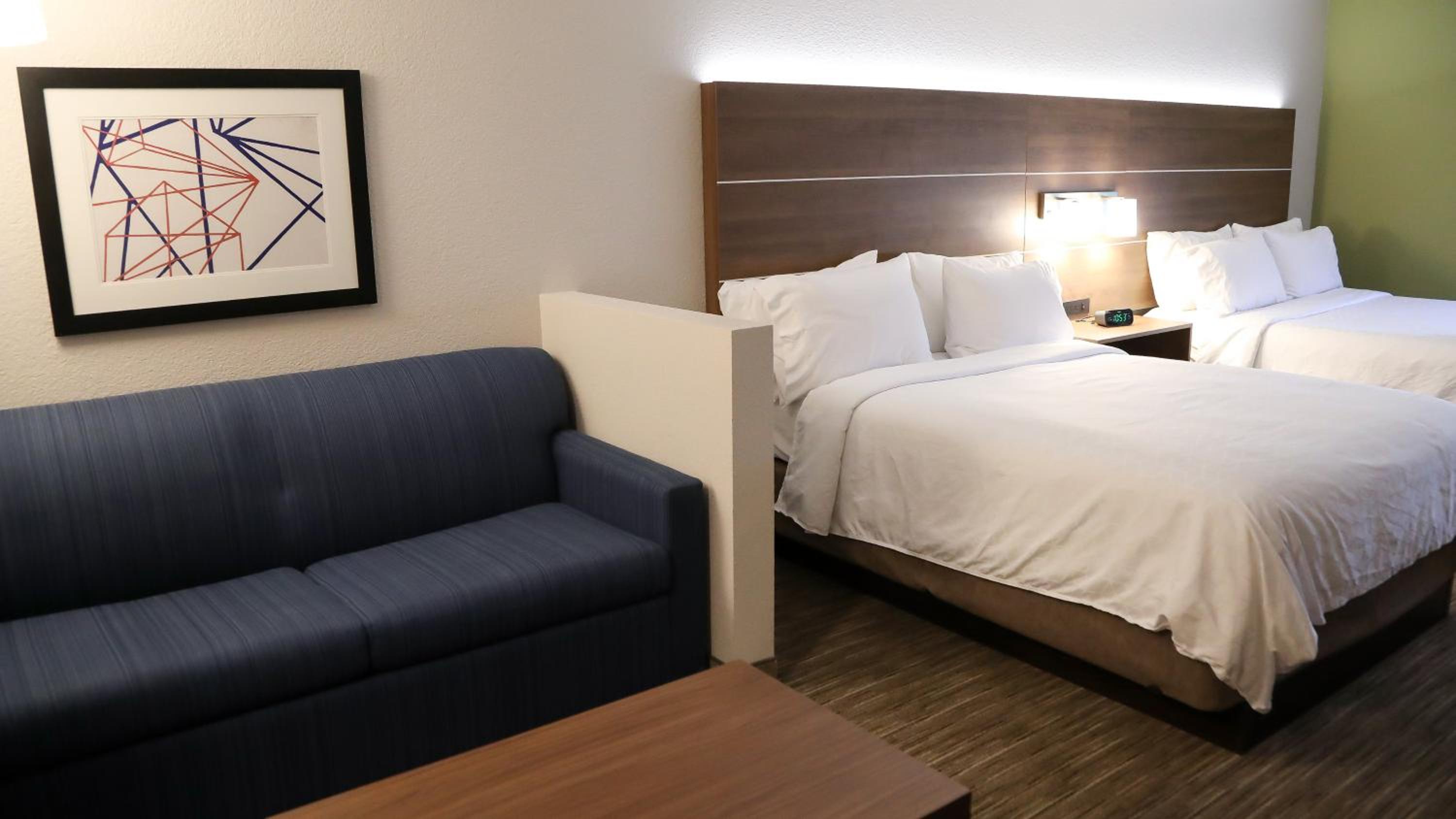 Suite with Two Beds - Non-Smoking - Photo 6
