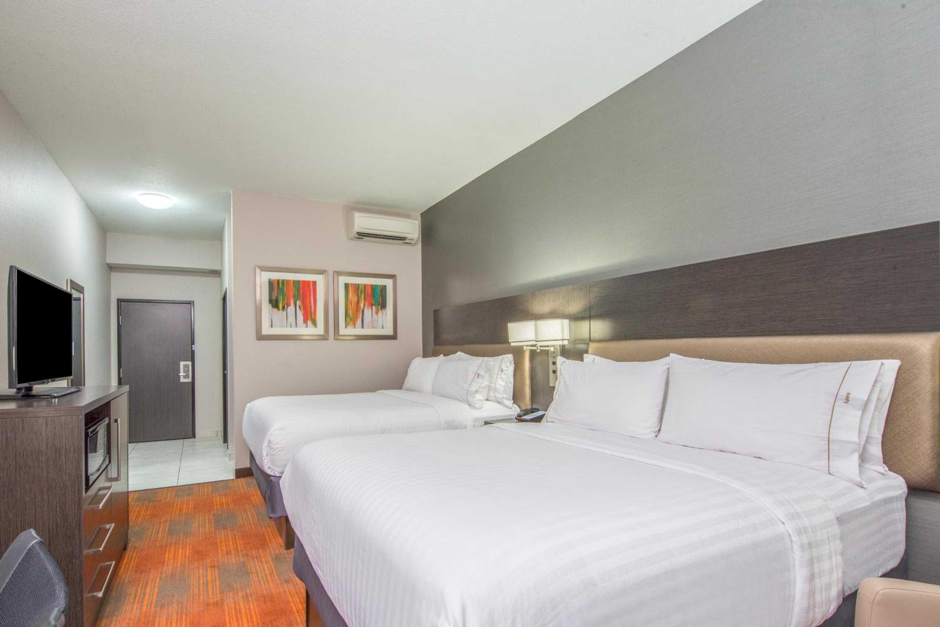 Room with Two Beds - Hearing Accessible - Non-Smoking photo 1