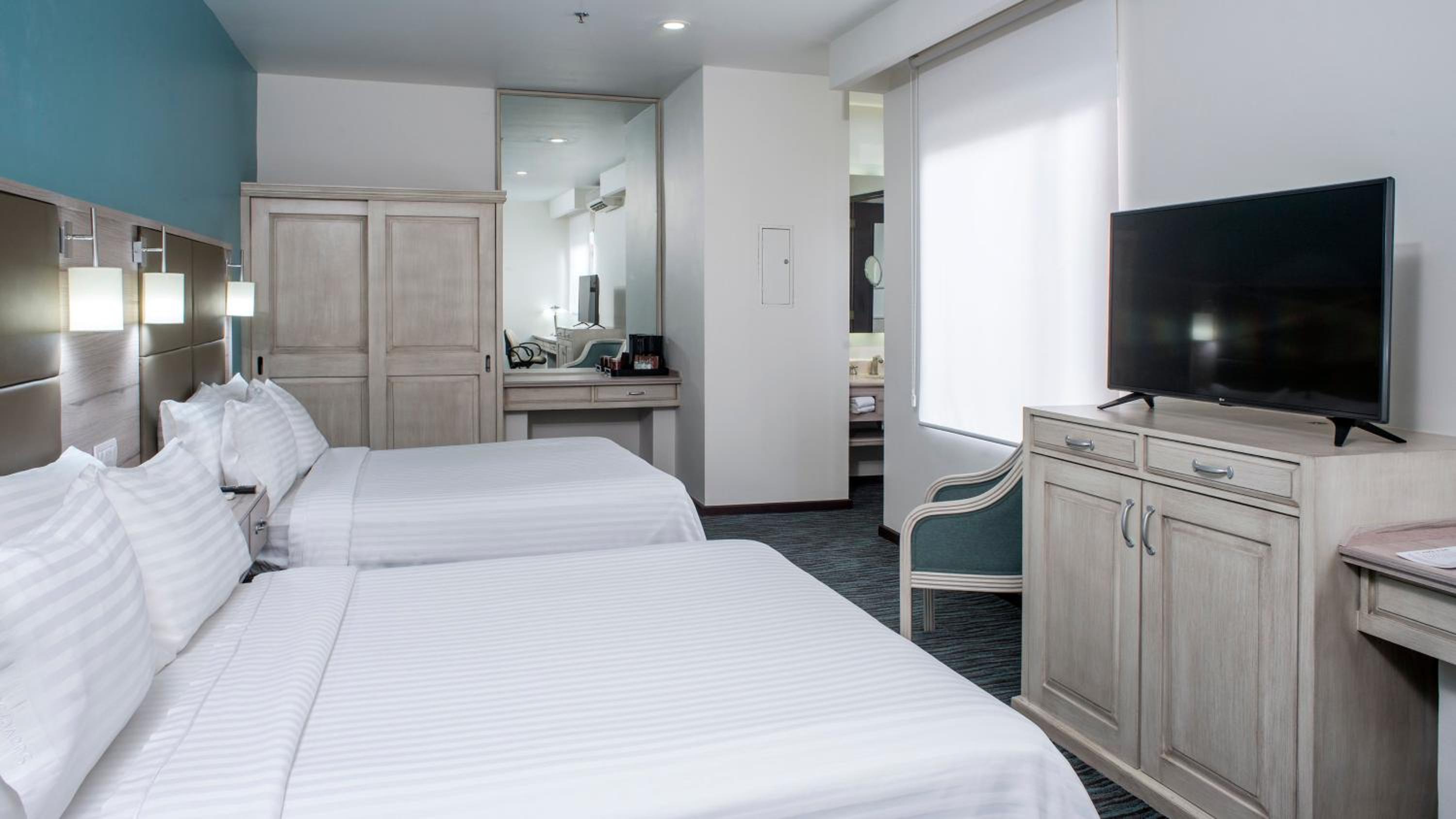 Queen Suite with Two Queen Beds