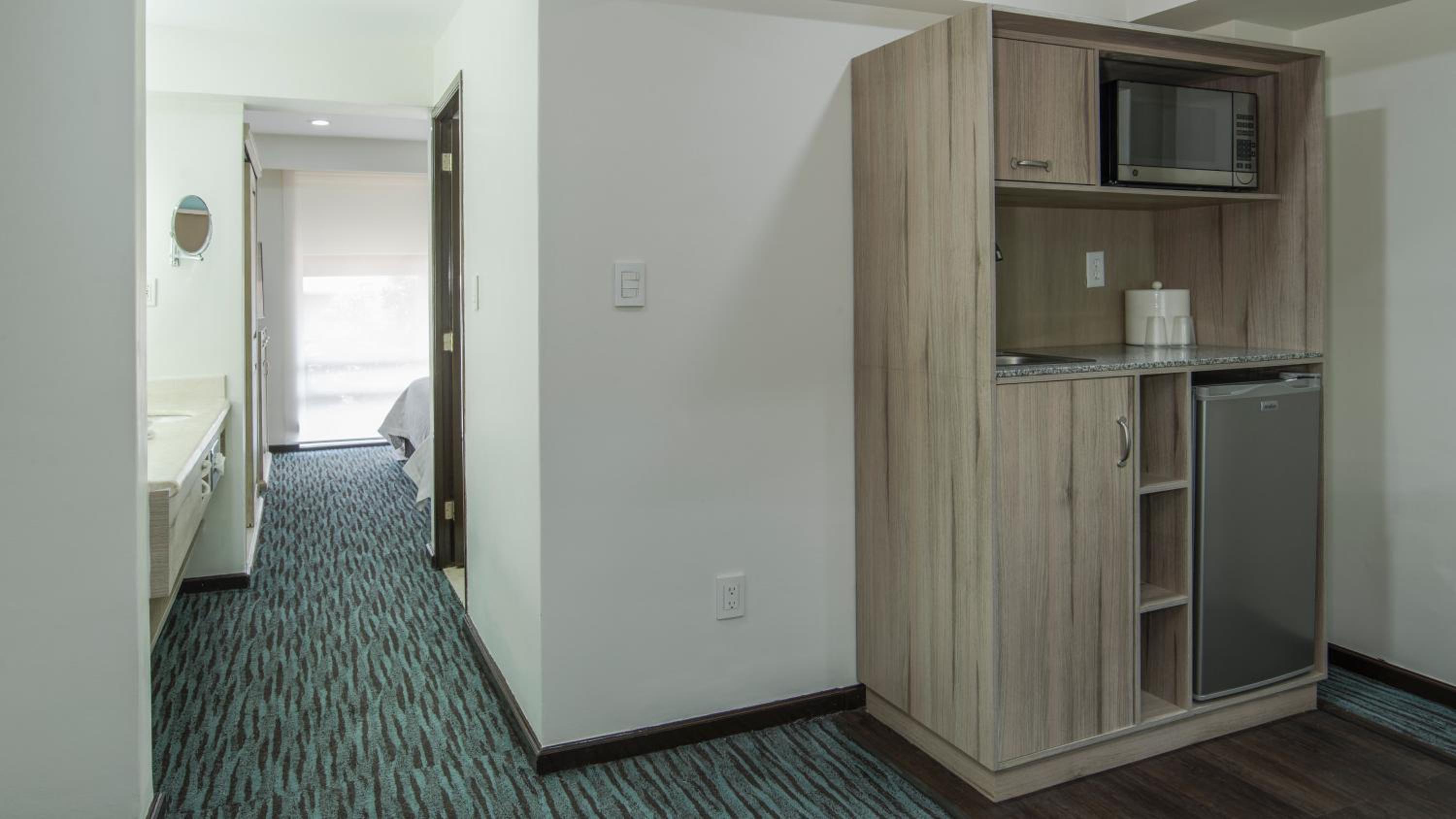 Executive Suite - Non-Smoking