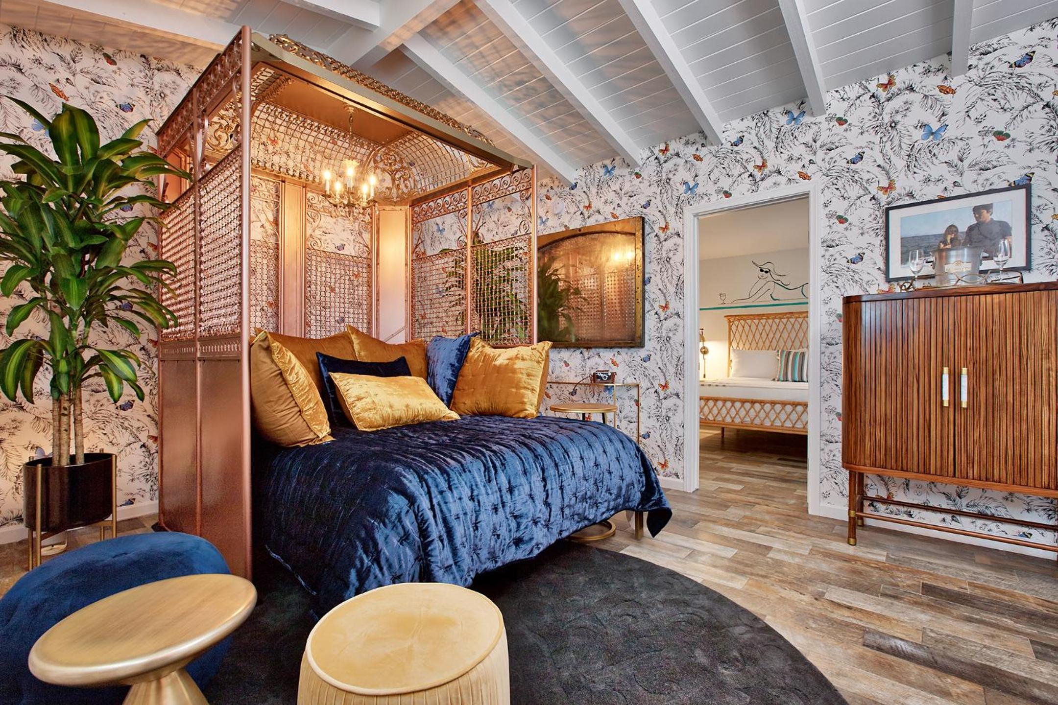 Paris Suite photo 2