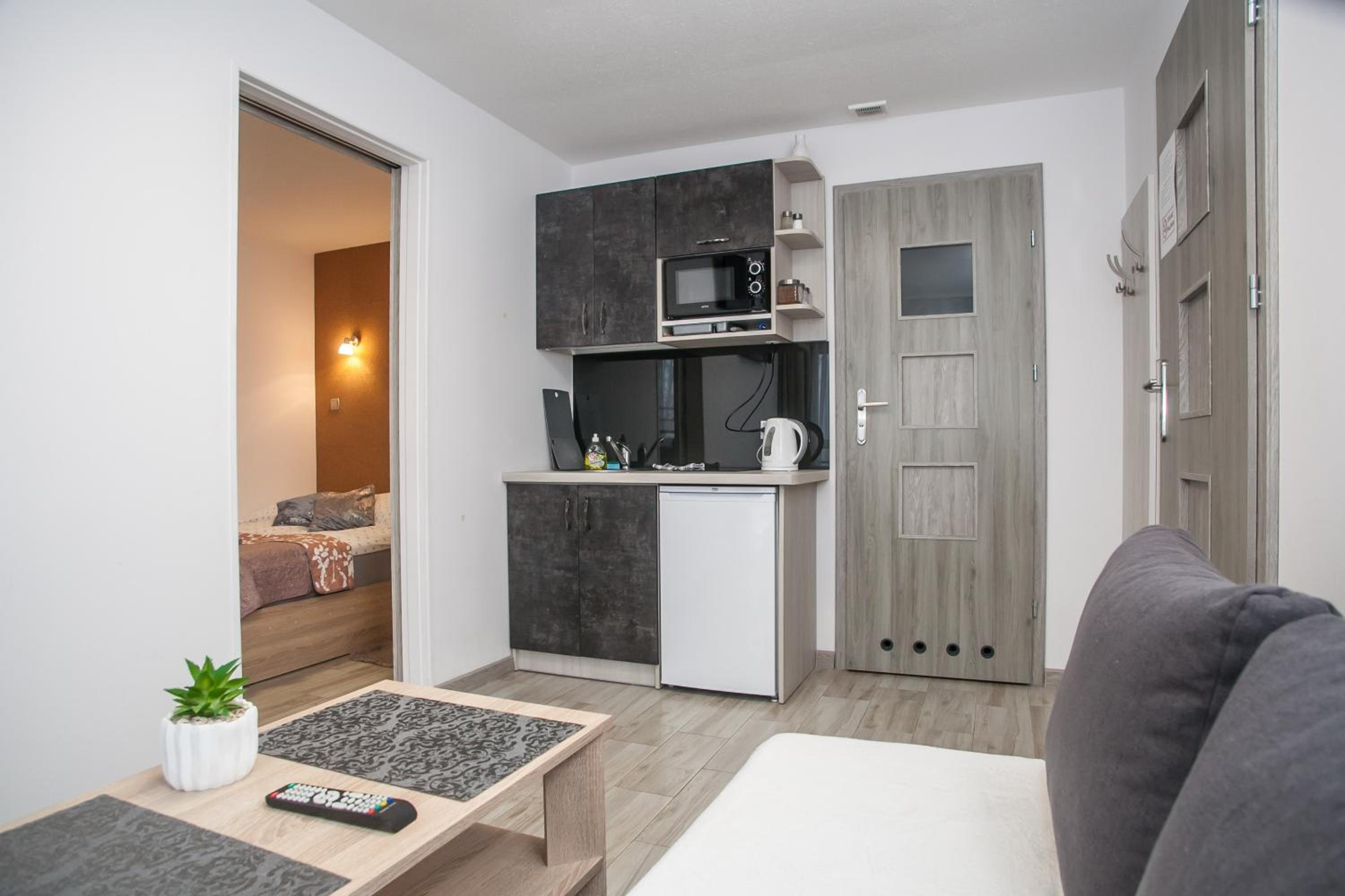 One-Bedroom Apartment with Balcony and Water View - Photo 7