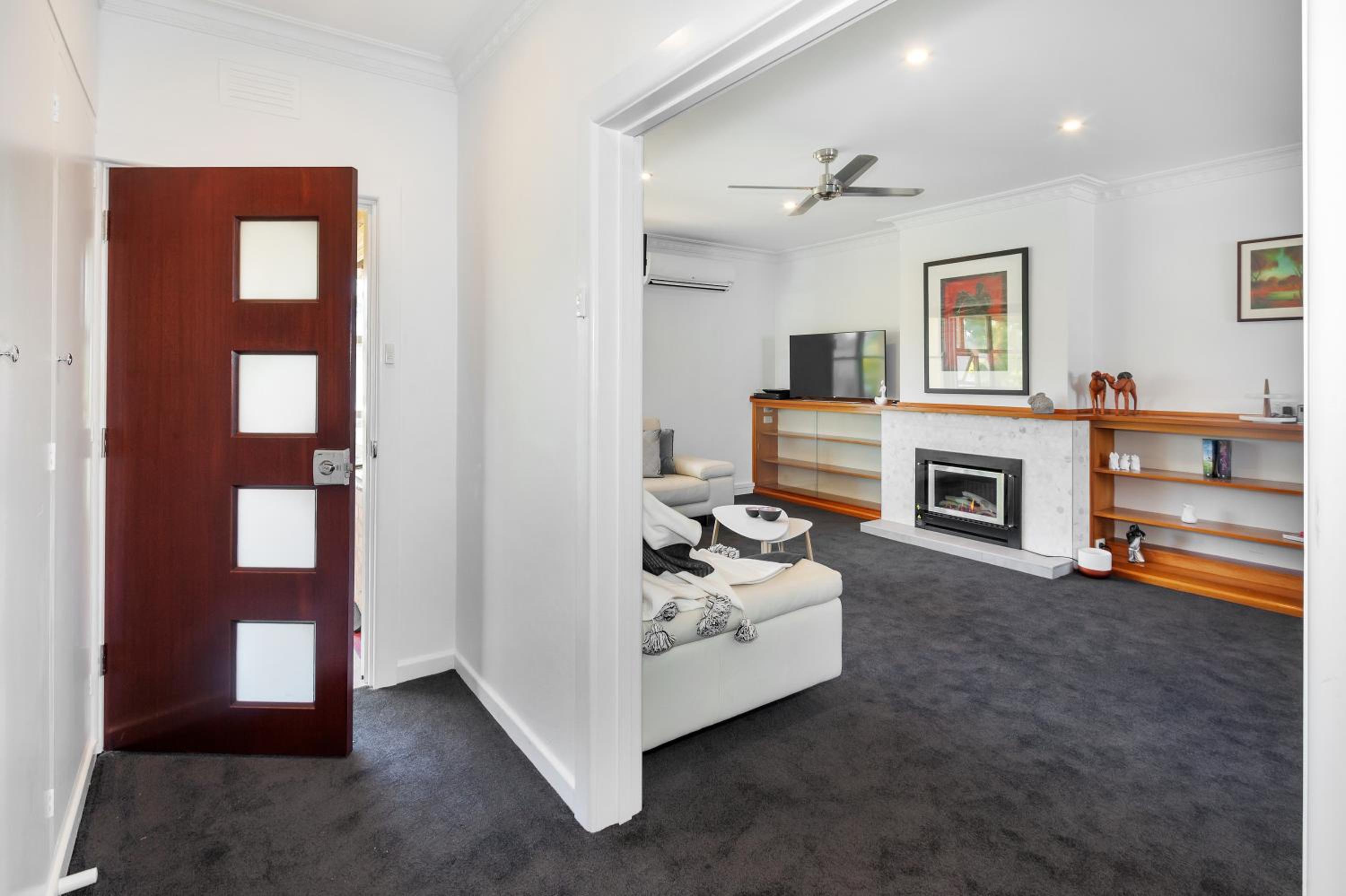 Grove St - Two-Bedroom Two-Bathroom Apartment - Lake View photo 1
